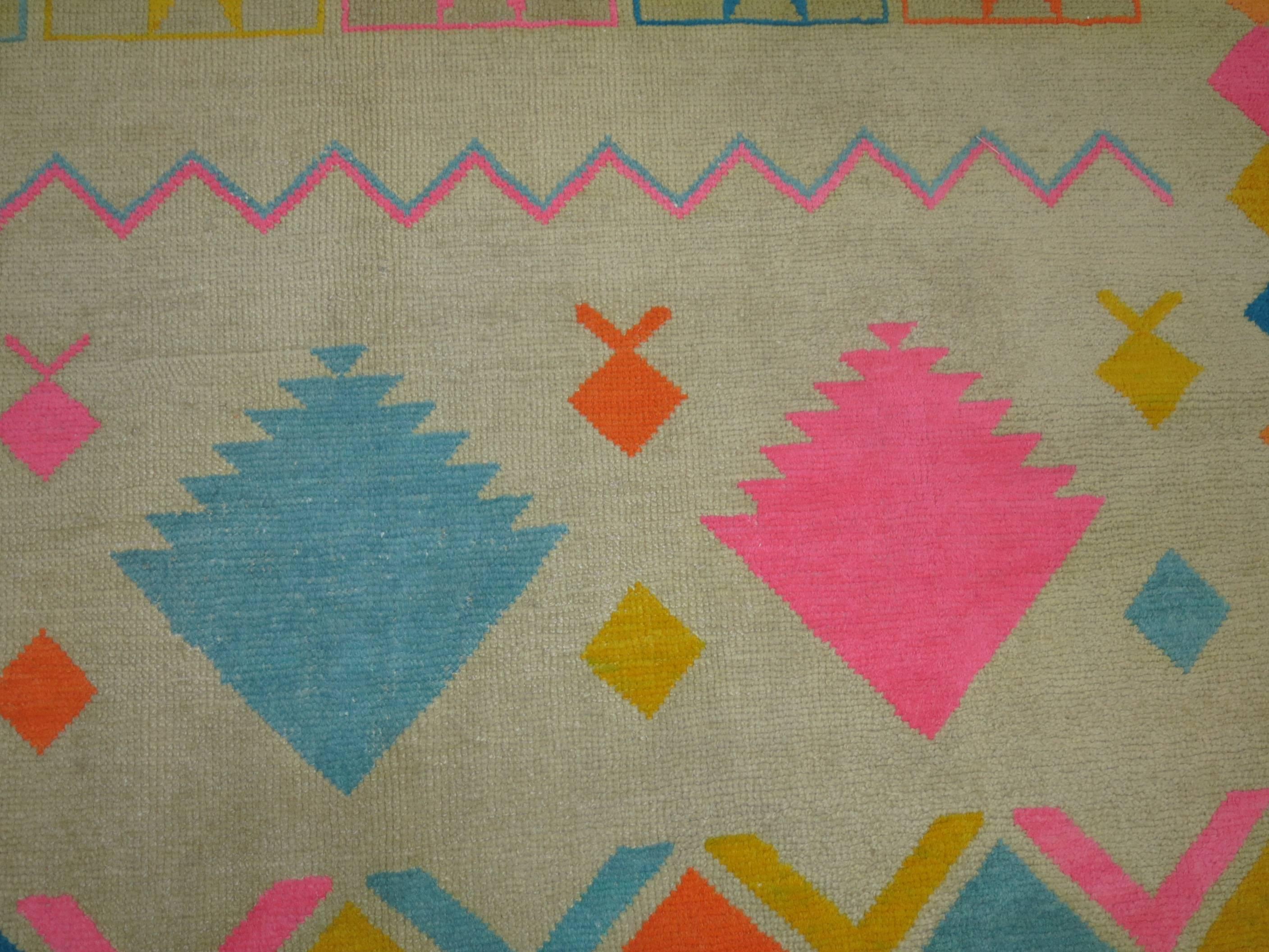 Alfombra turca vintage ecléctica en venta 1
