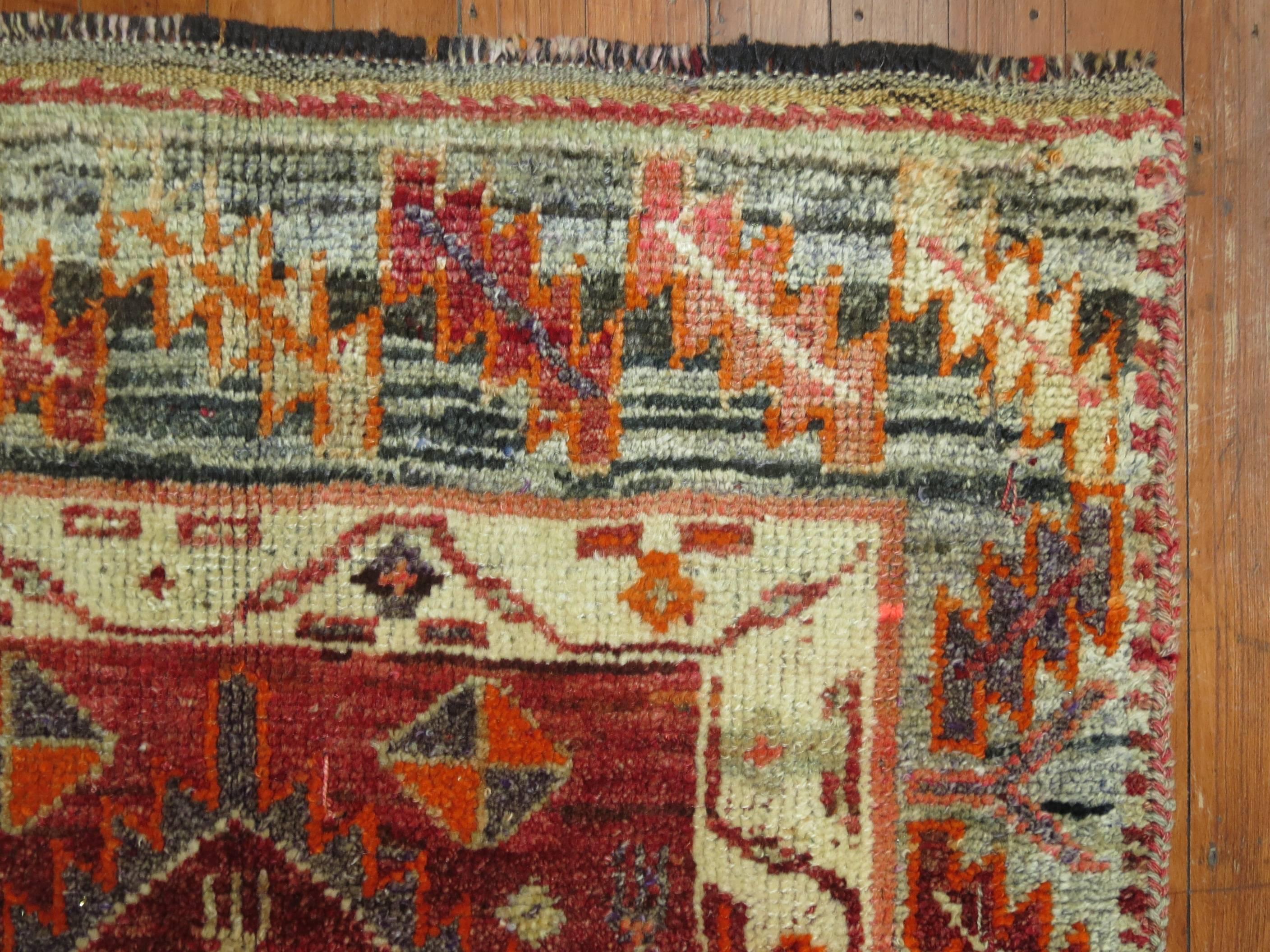 Oushak Runner armeno marrone borgogna del XX secolo, geometrico e vintage in vendita