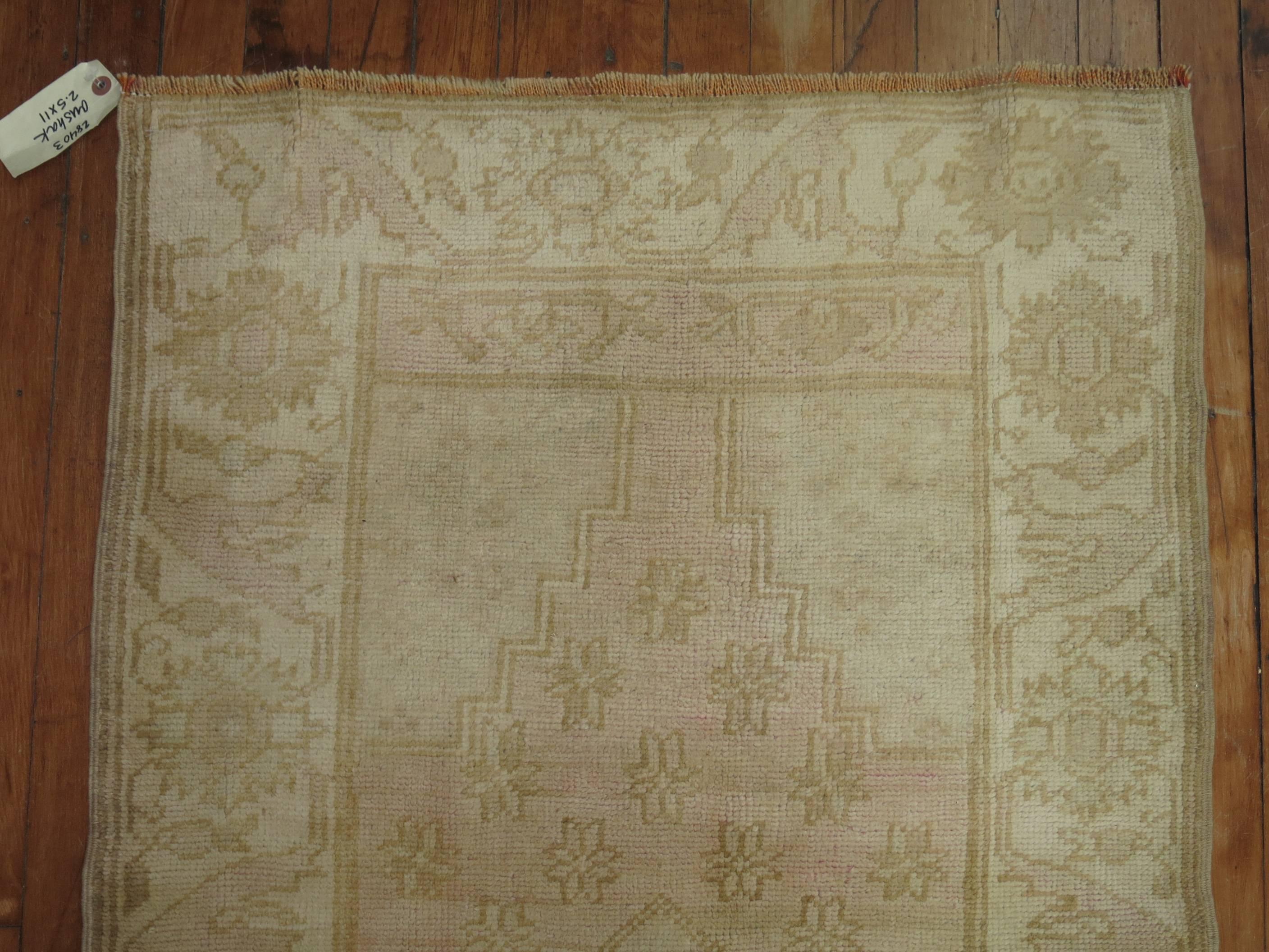 Pale Pink Cream Brown 20th Century Wool Turkish Oushak Runner In Good Condition In New York, NY