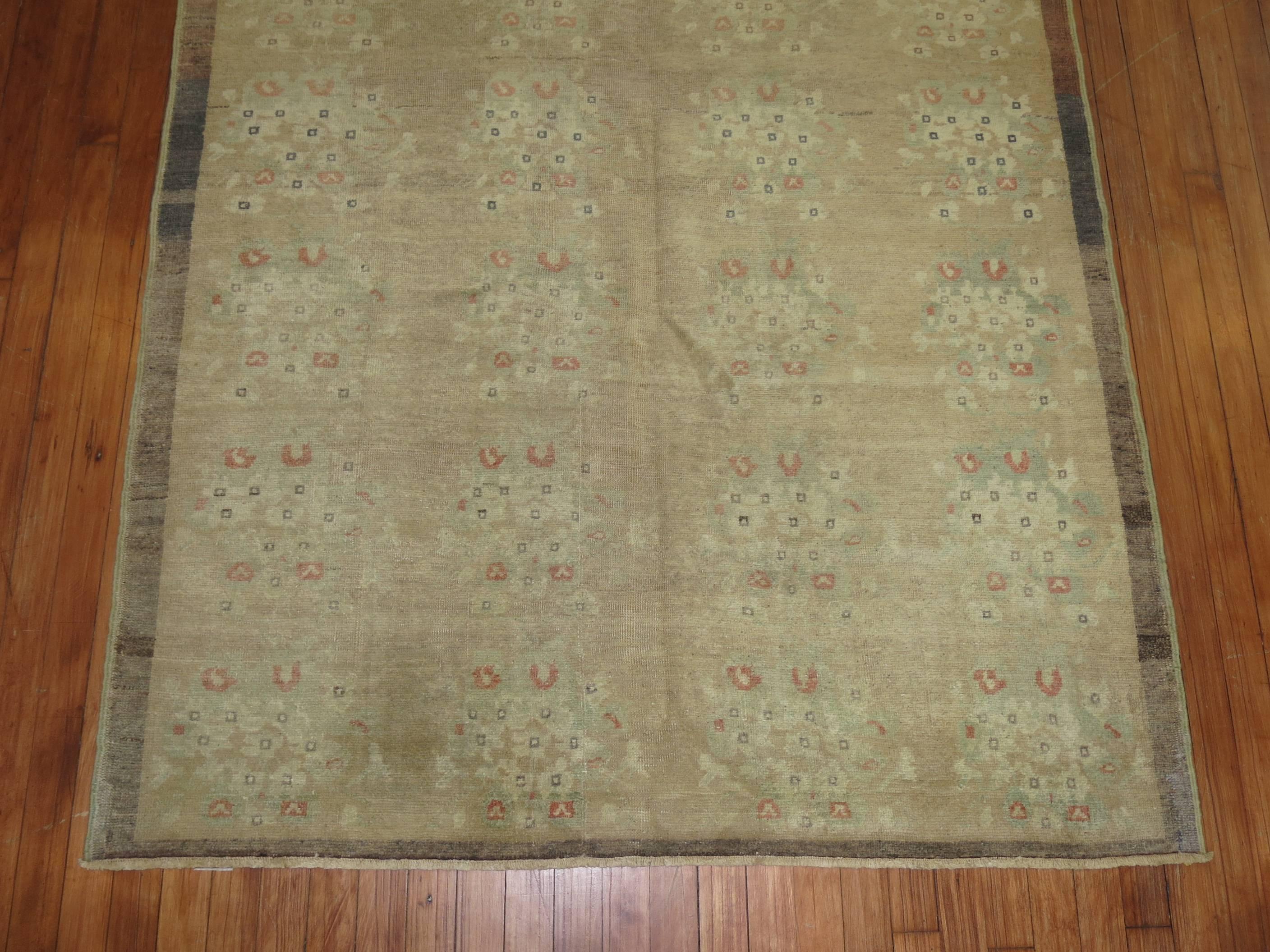 Vintage Turkish Square Shape Area Size Rug In Good Condition For Sale In New York, NY