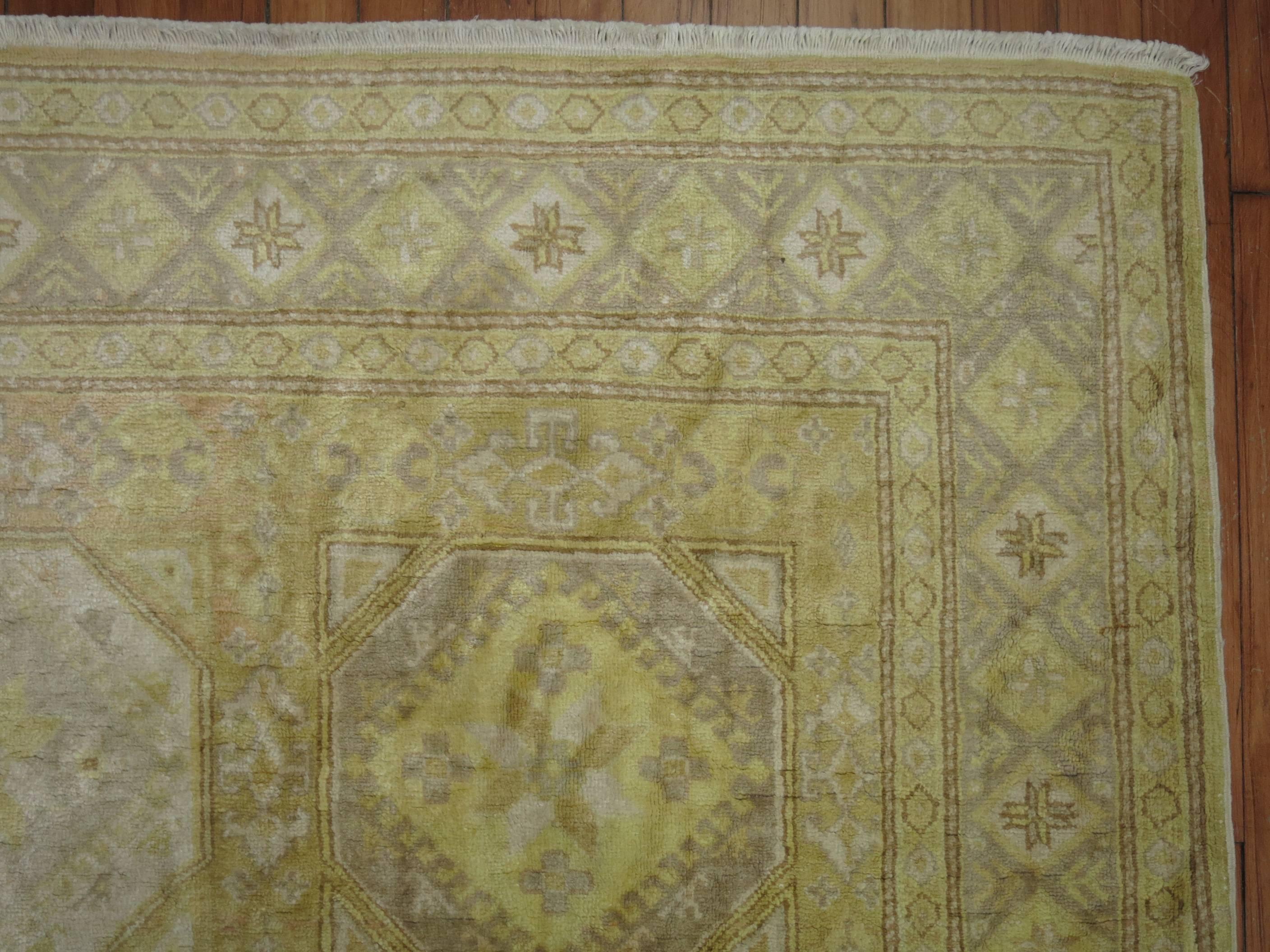 Gold Turkish Silk Rug In Excellent Condition For Sale In New York, NY