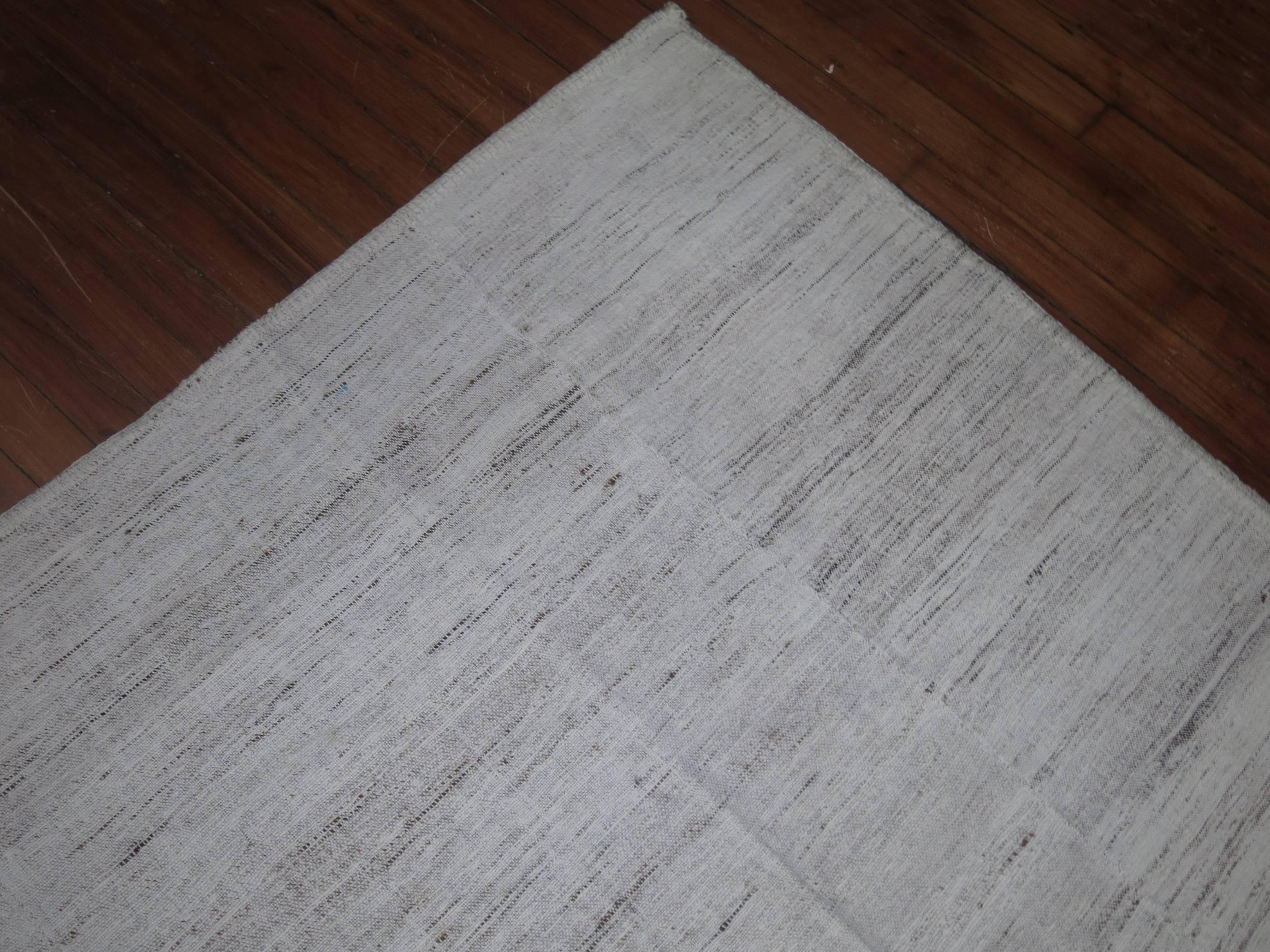 Flachgewebter Teppich aus Baumwolle und Kelim (21. Jahrhundert und zeitgenössisch) im Angebot