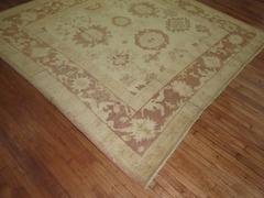 Türkischer quadratischer Oushak-Teppich