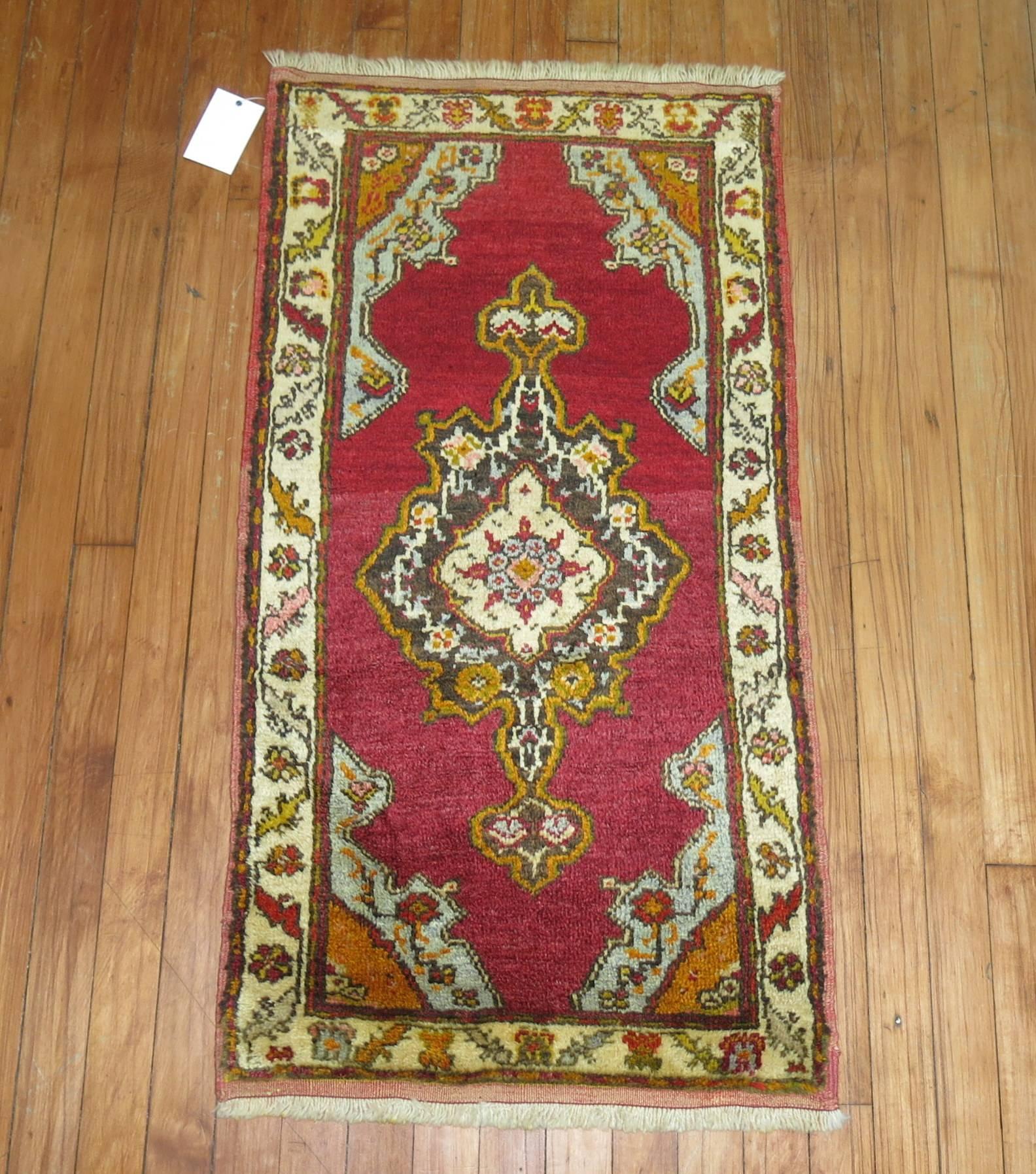 Paar türkische Oushak-Medaillon-Teppiche (Amerikanische Klassik) im Angebot