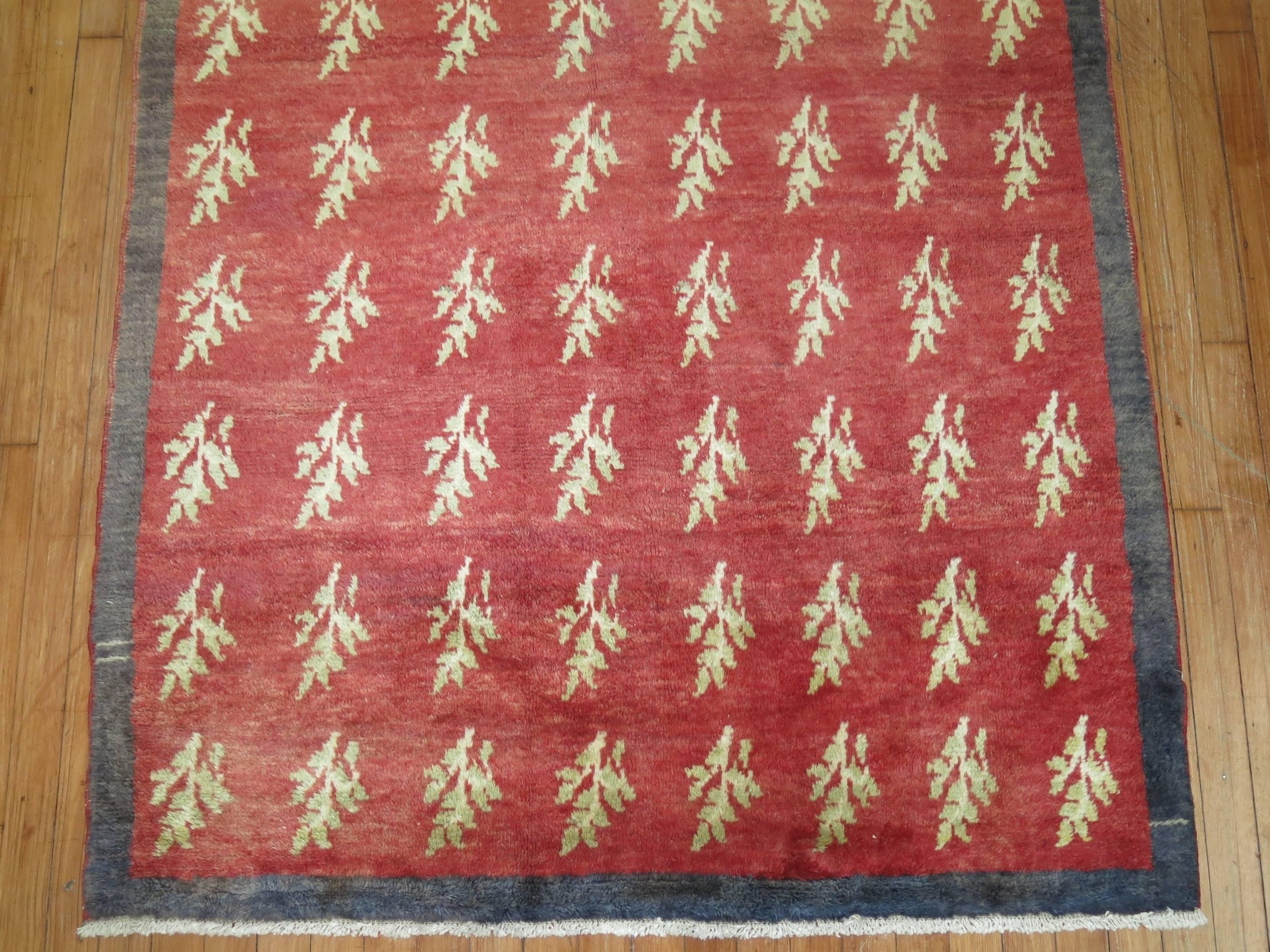 Vintage Turkish Konya Carpet In Good Condition For Sale In New York, NY