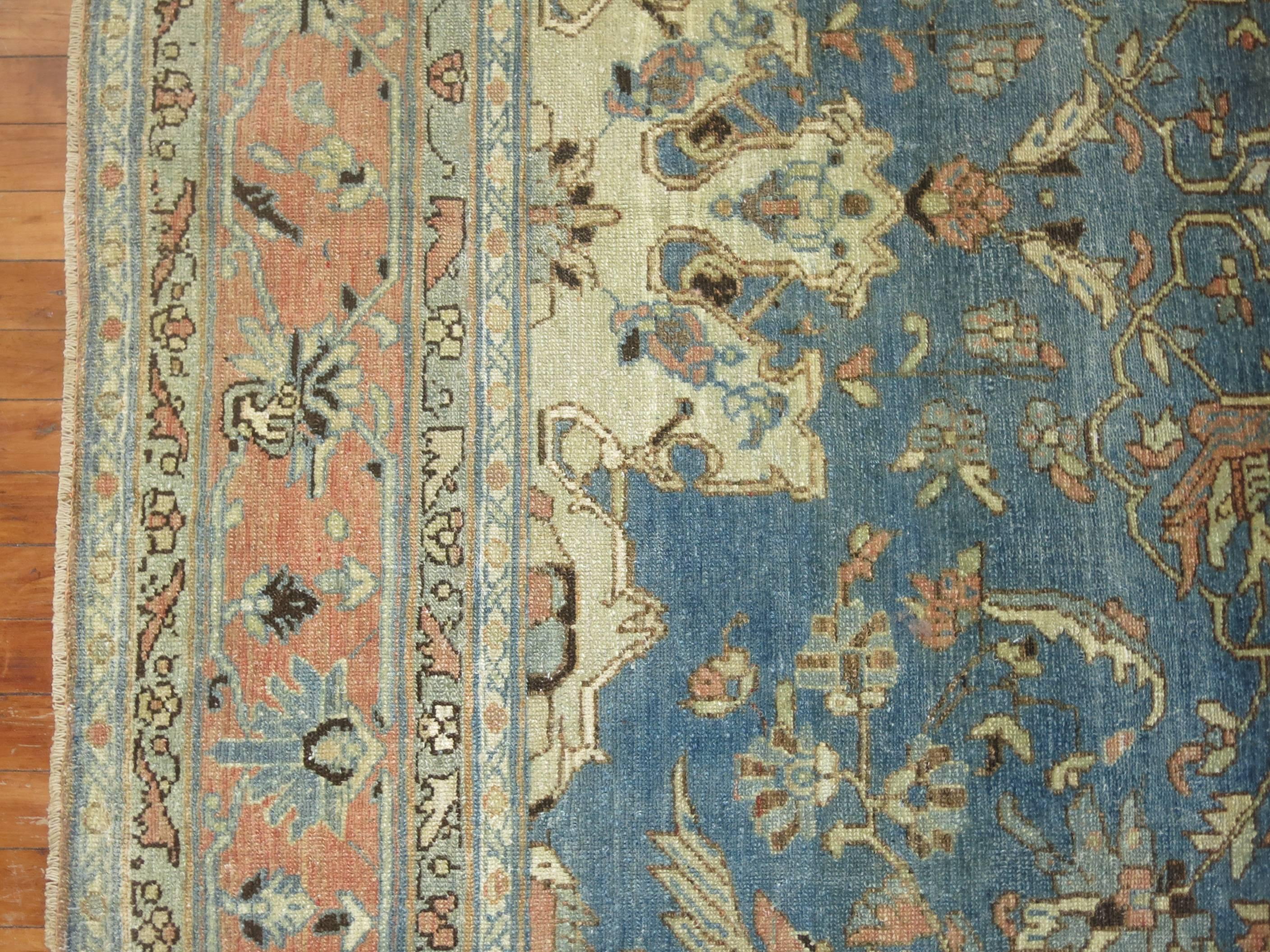 Hellblauer Terrakotta-Teppich mit Vogelmotiv, 20. Jahrhundert, Persischer Malayer (Gustavianisch) im Angebot
