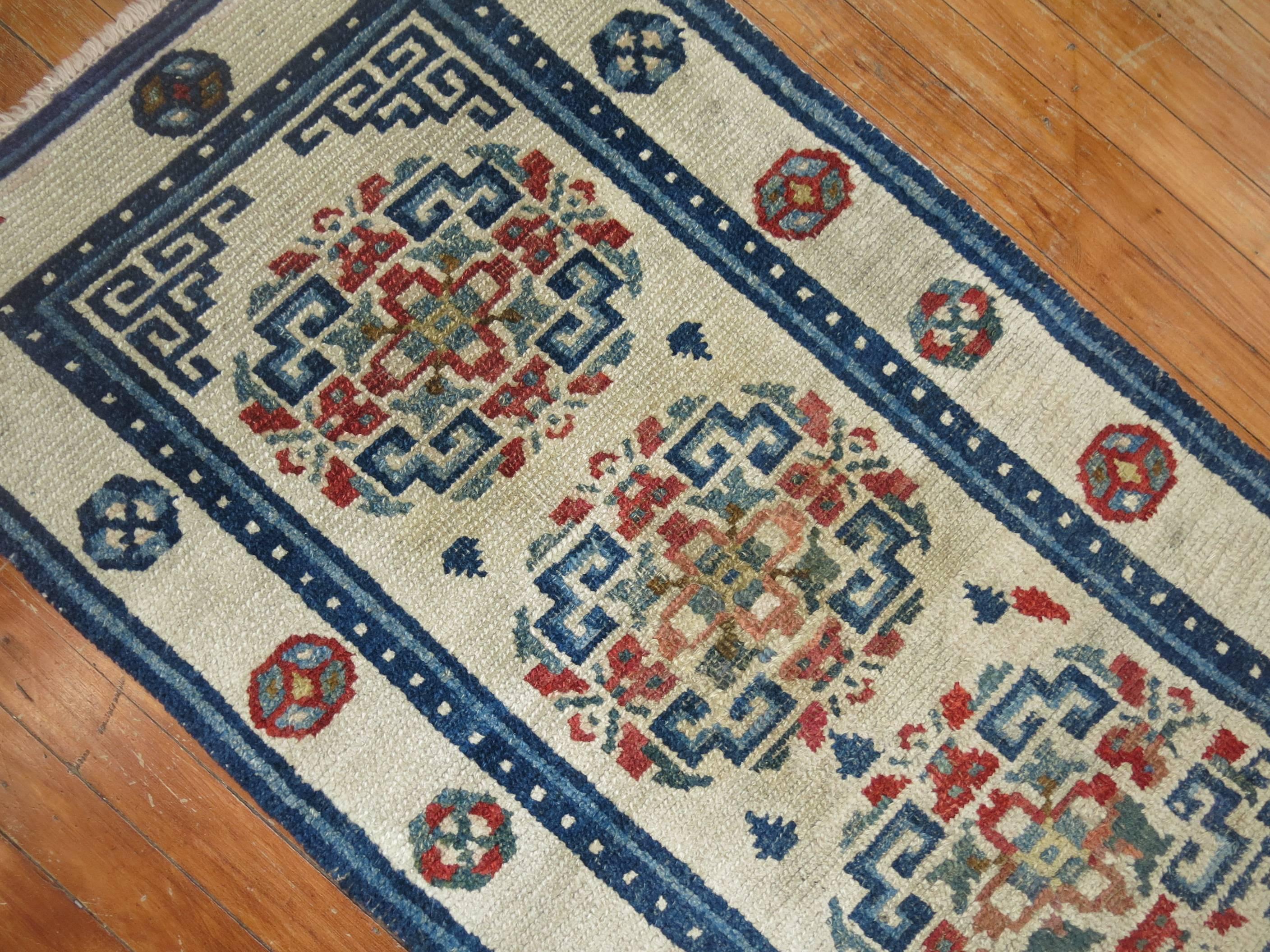 Antique Tibetan Rug In Good Condition In New York, NY