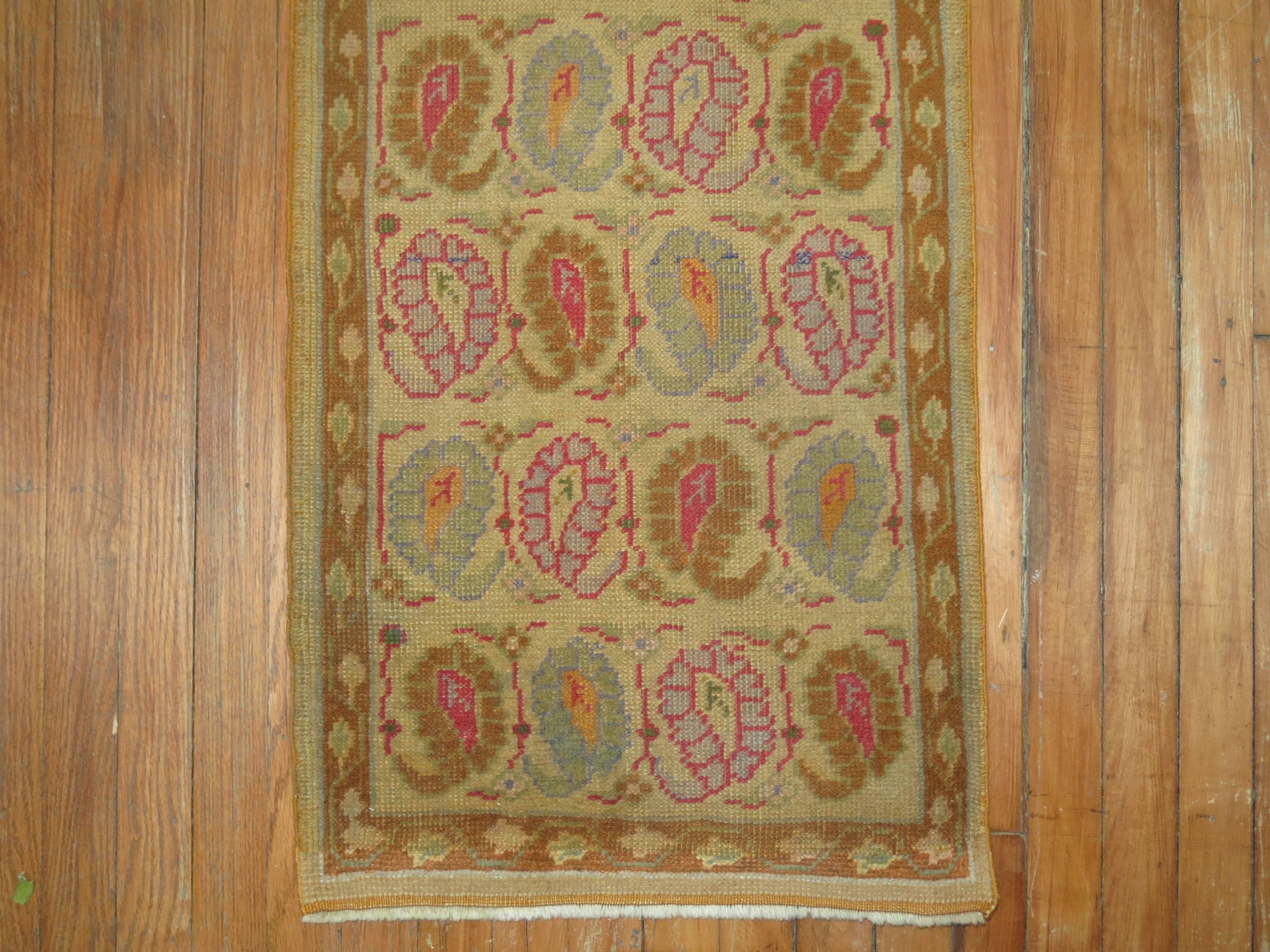 Hand-Knotted Turkish Paisley Motif Small Size Runner