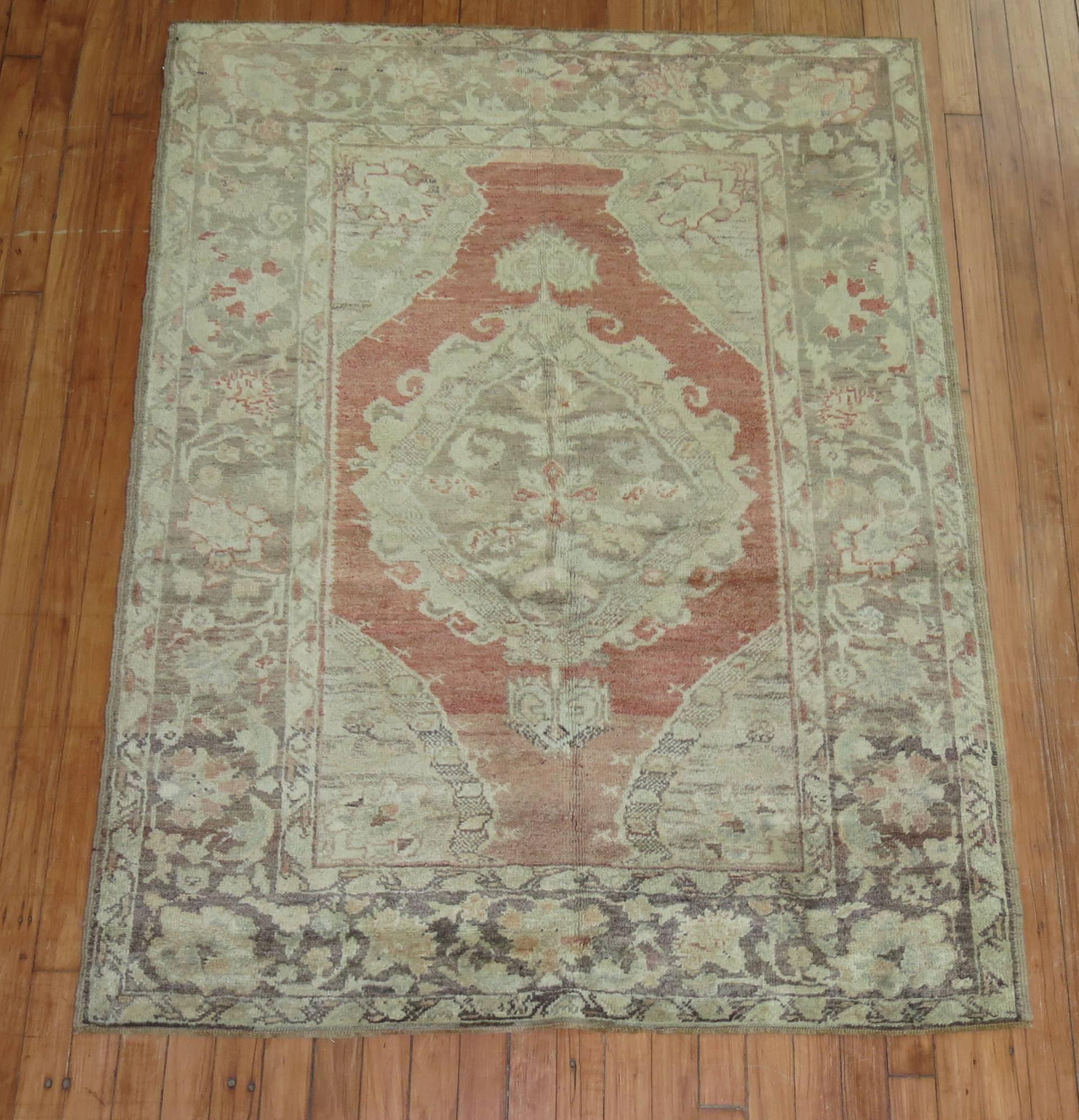 Atique Turkish Oushak rug with a mellow muted design.


Measures: 3'10'' x 5'2'' circa 1920.