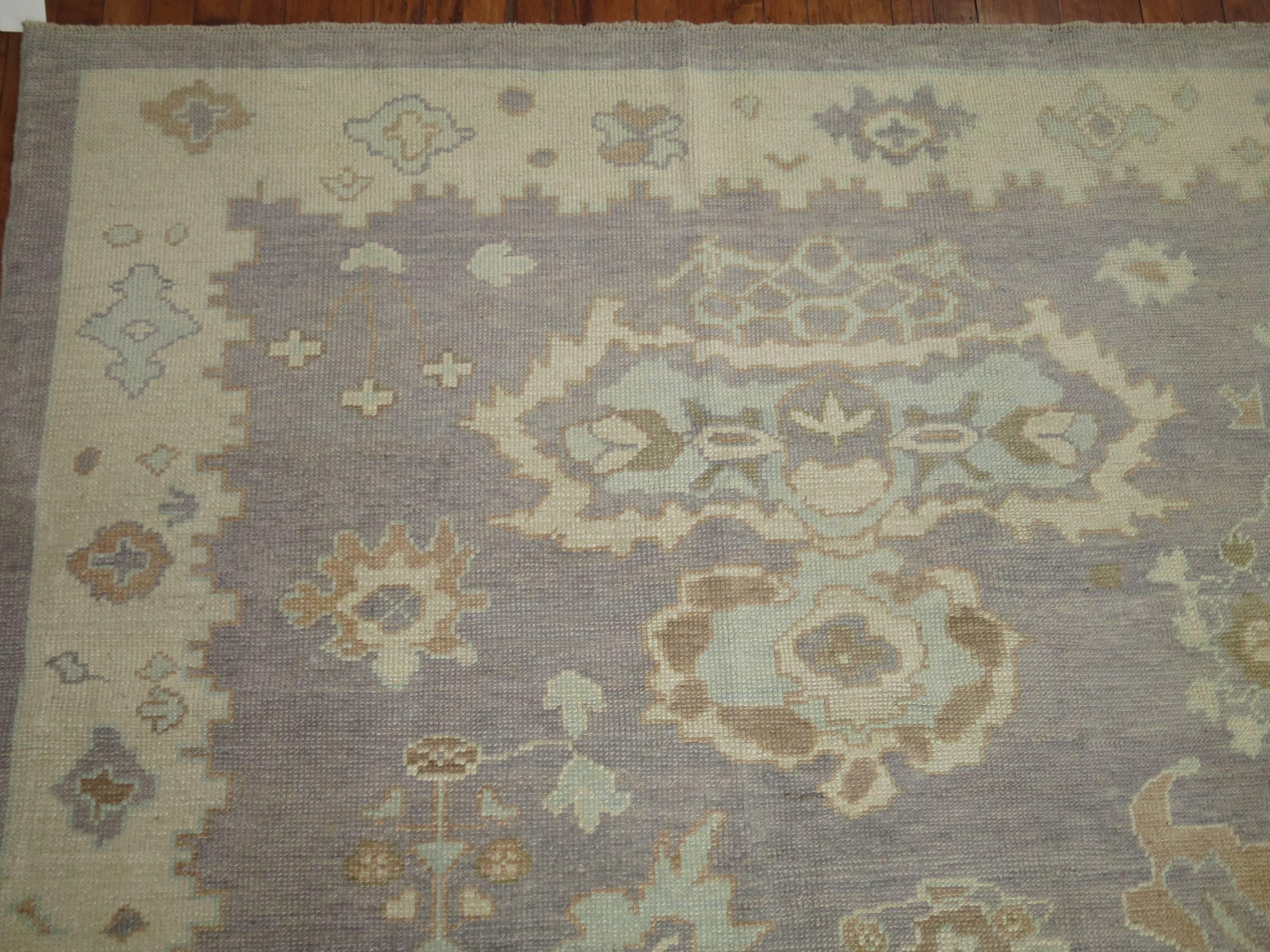 Gray Turkish Oushak Rug In Excellent Condition In New York, NY