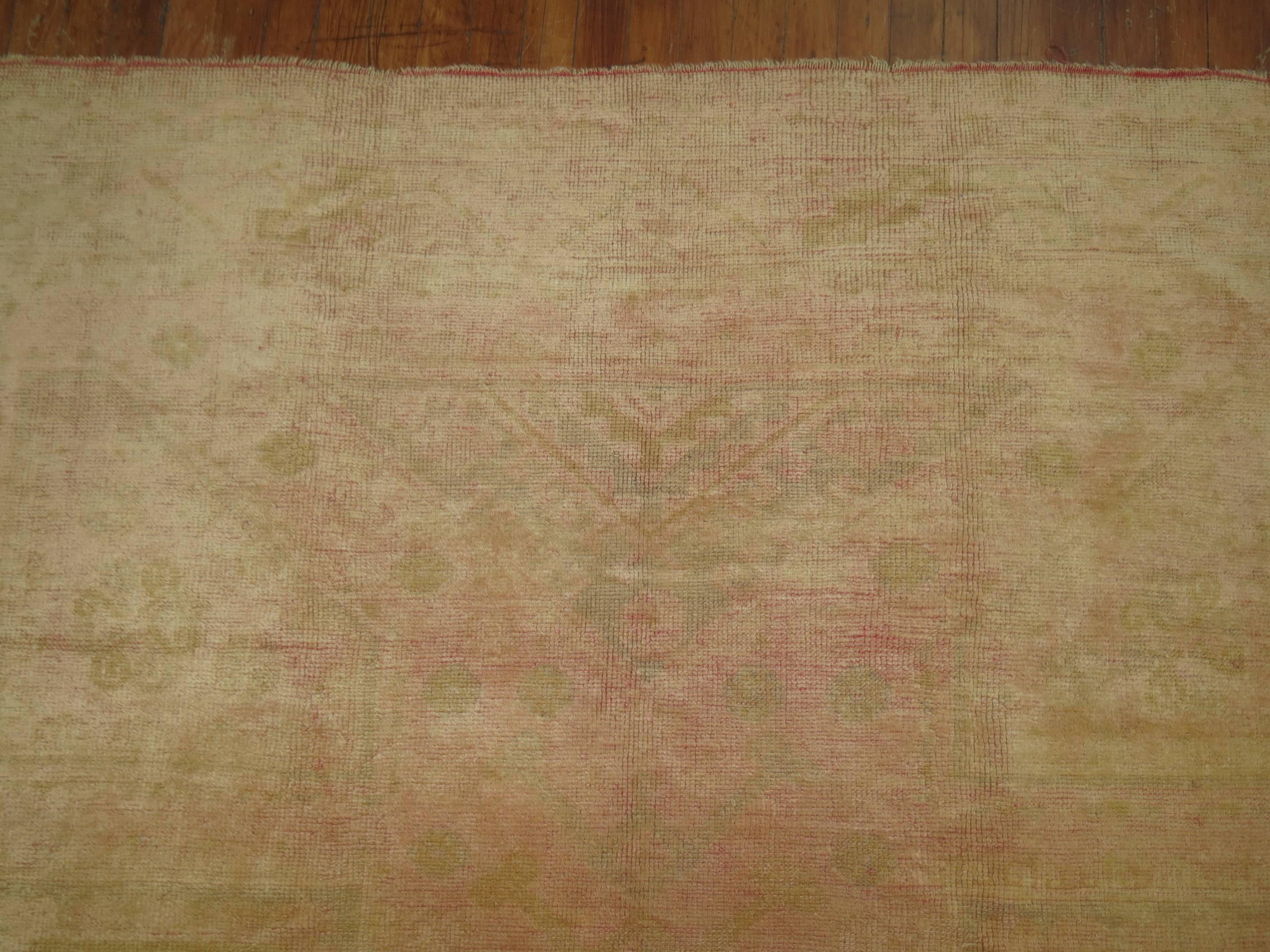 Pale Salmon Vintage Turkish Oushak Rug In Good Condition For Sale In New York, NY