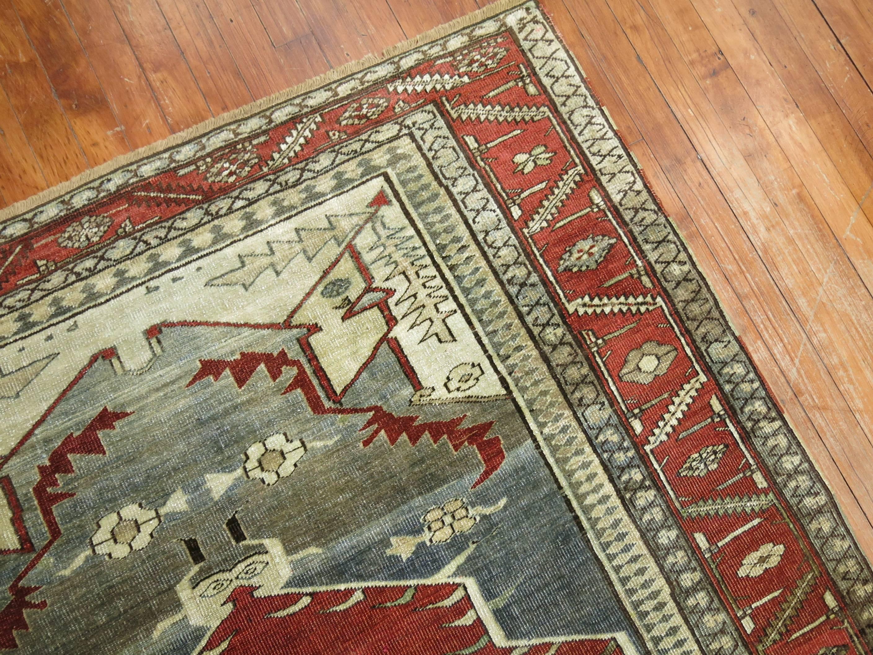 Antique Persian Serapi Pictorial Rug In Good Condition For Sale In New York, NY