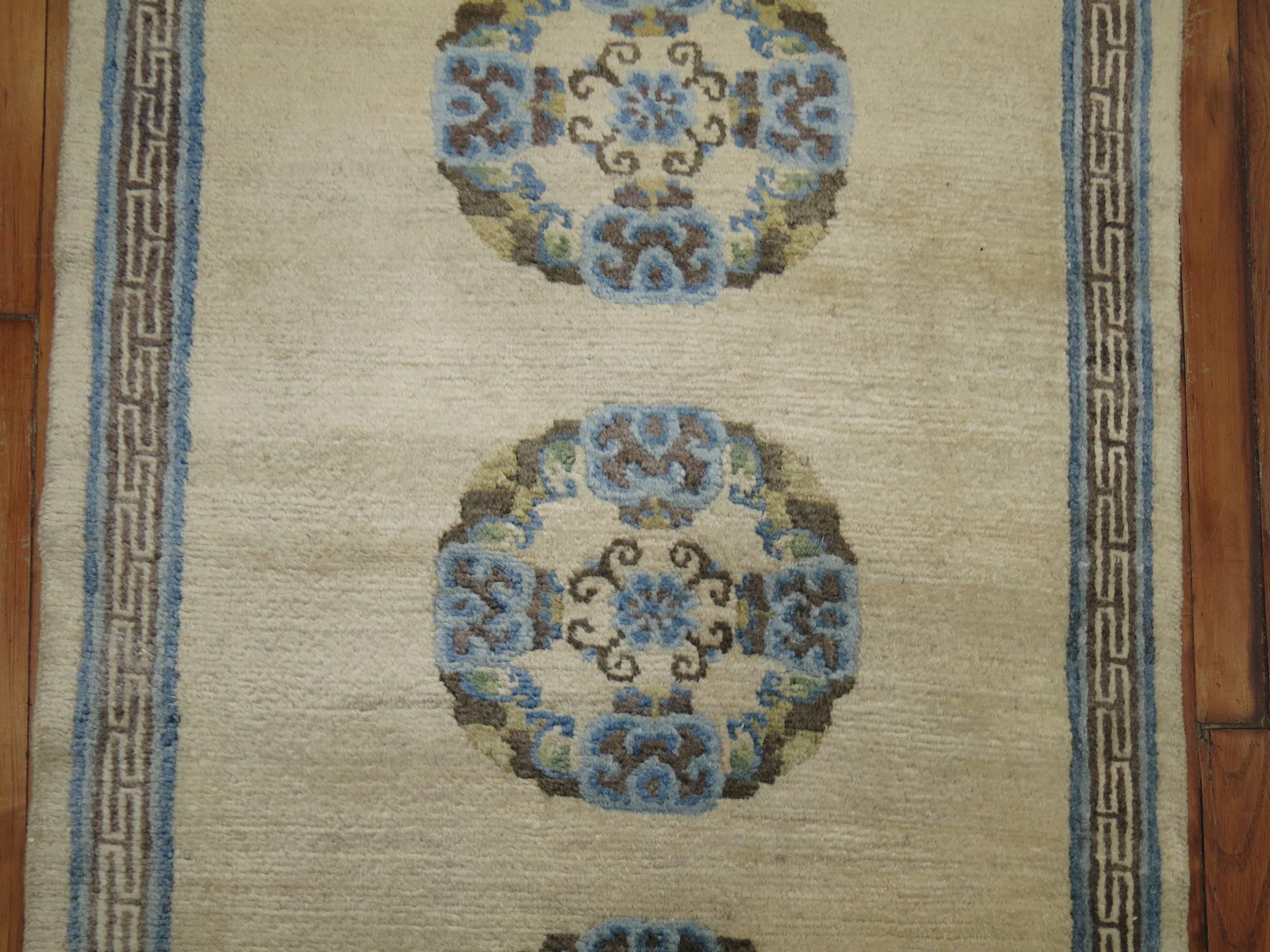 Chinese Ivory Light Blue Brown 20th Century Hand Knotted Wool Tibetan Scatter Throw Rug For Sale