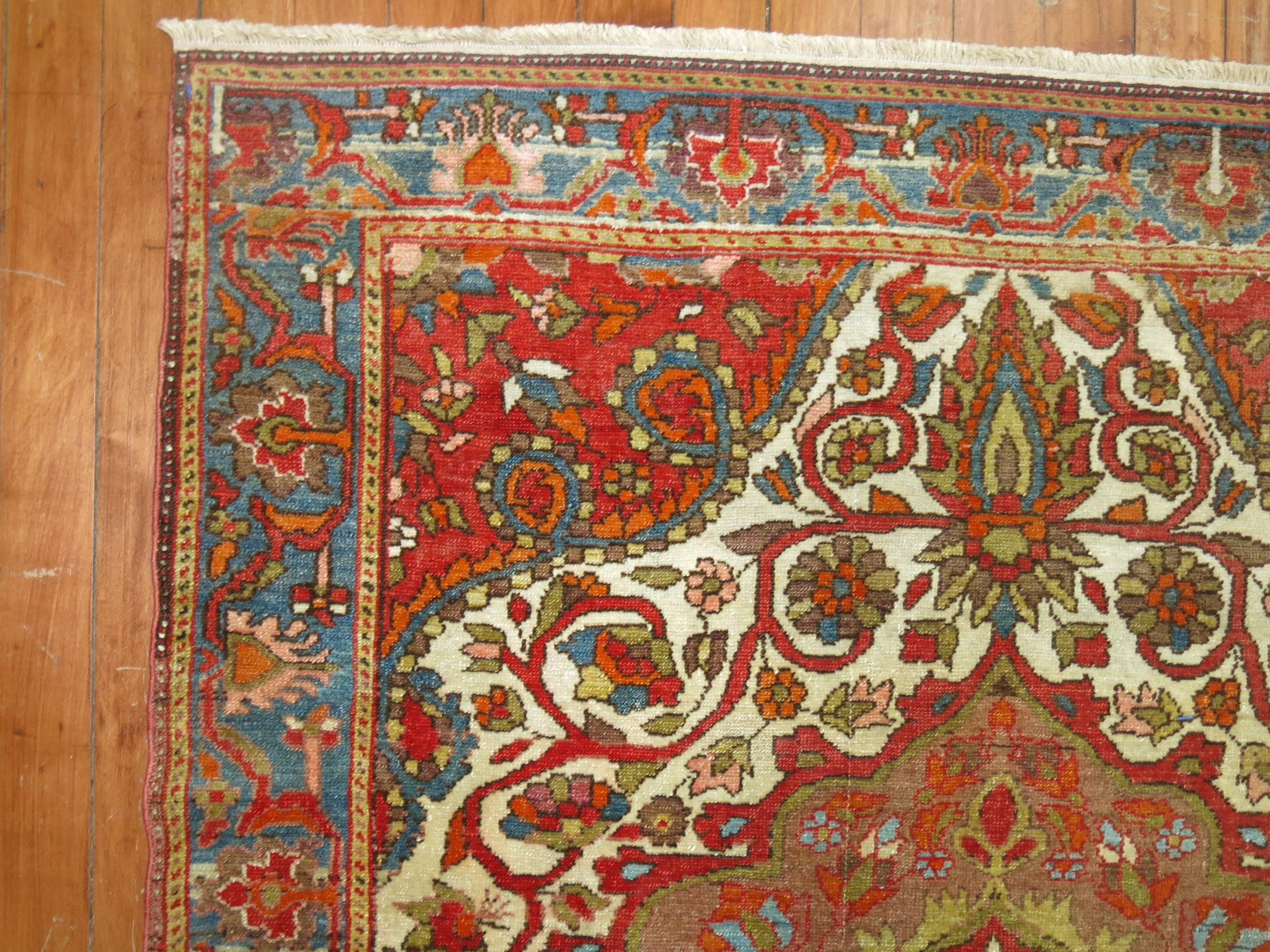 Feiner handgefertigter antiker persischer Malayer-Künstler-Teppich mit elfenbeinfarbenem Grund (Handgewebt) im Angebot