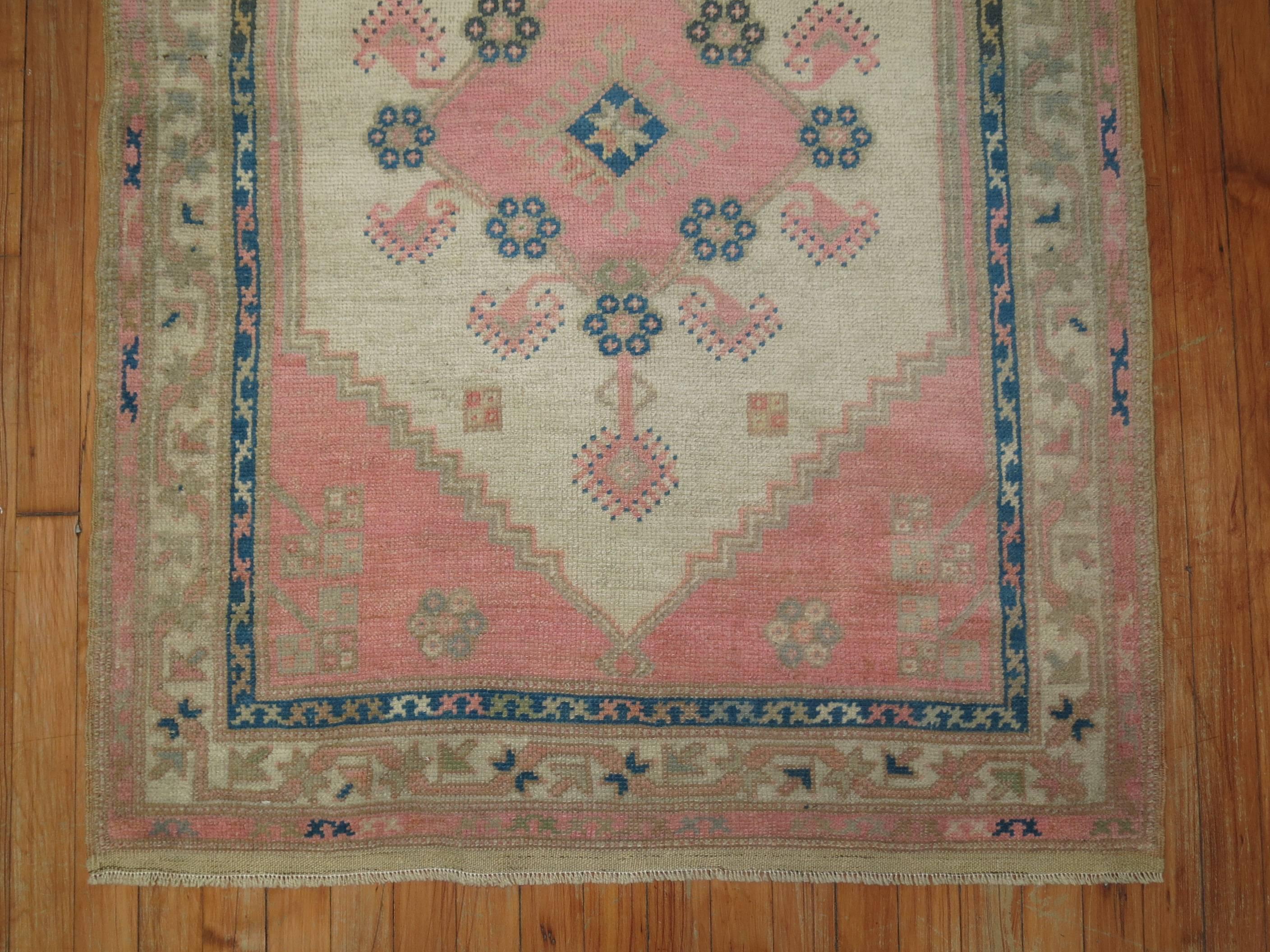20th Century Bubble Pink Turkish Anatolian Thrown Rug In Good Condition In New York, NY