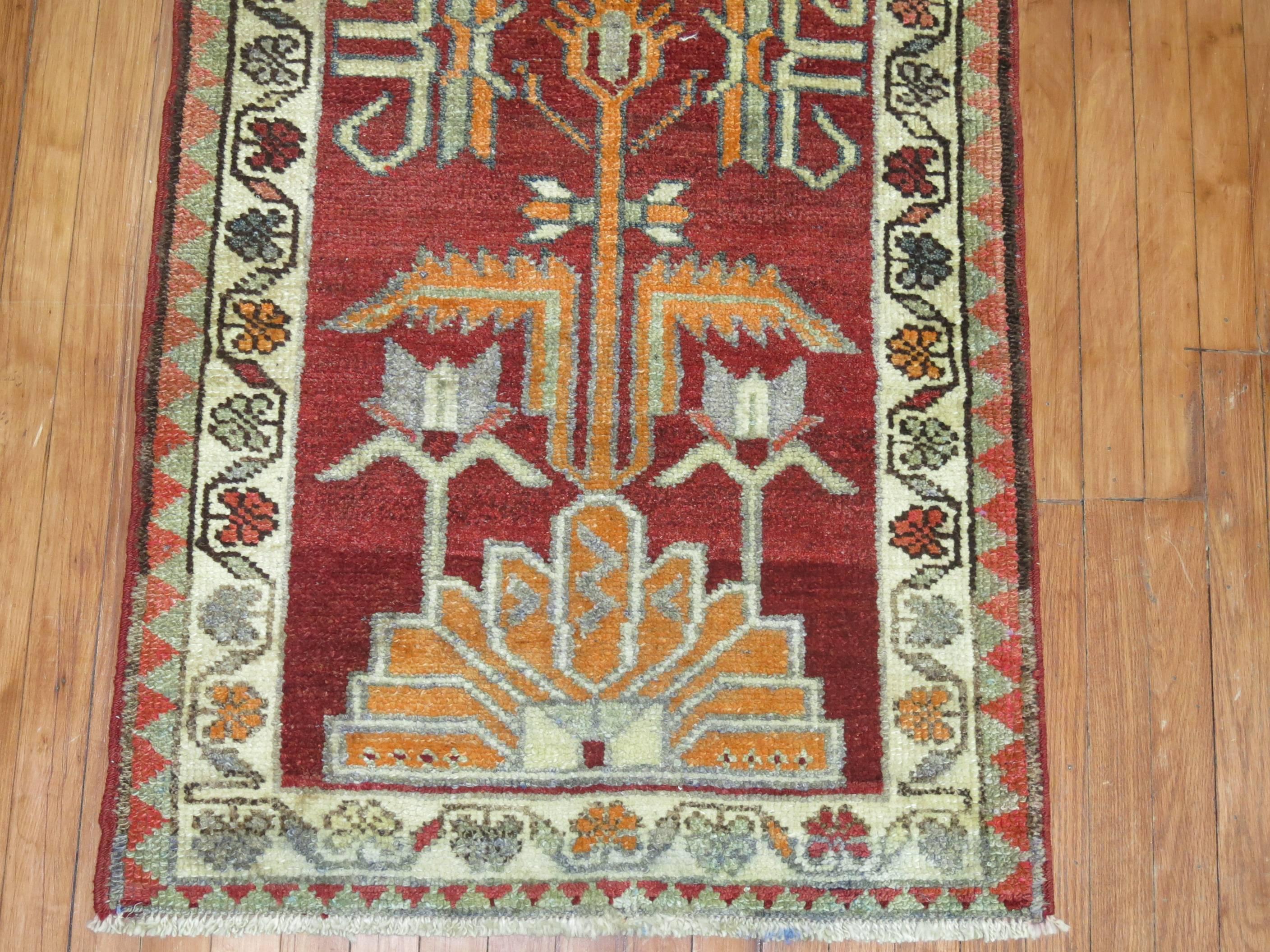 Tissé à la main Tapis de couloir rouge turc d'Anatolie vintage collection Zabihi en vente