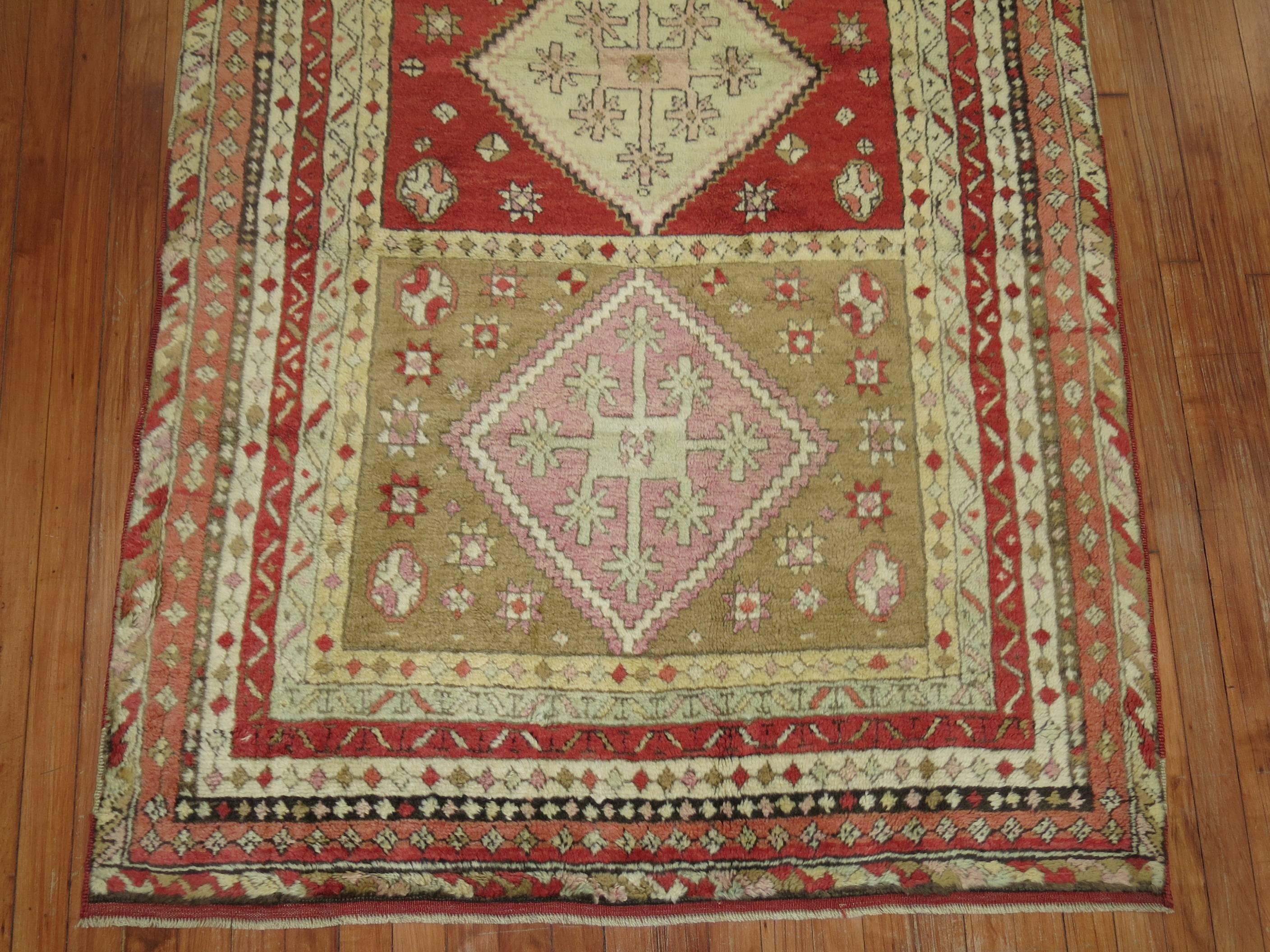 Full Pile Turkish Sivas rug with intricate geometric design.

Size: 4' x 7'9