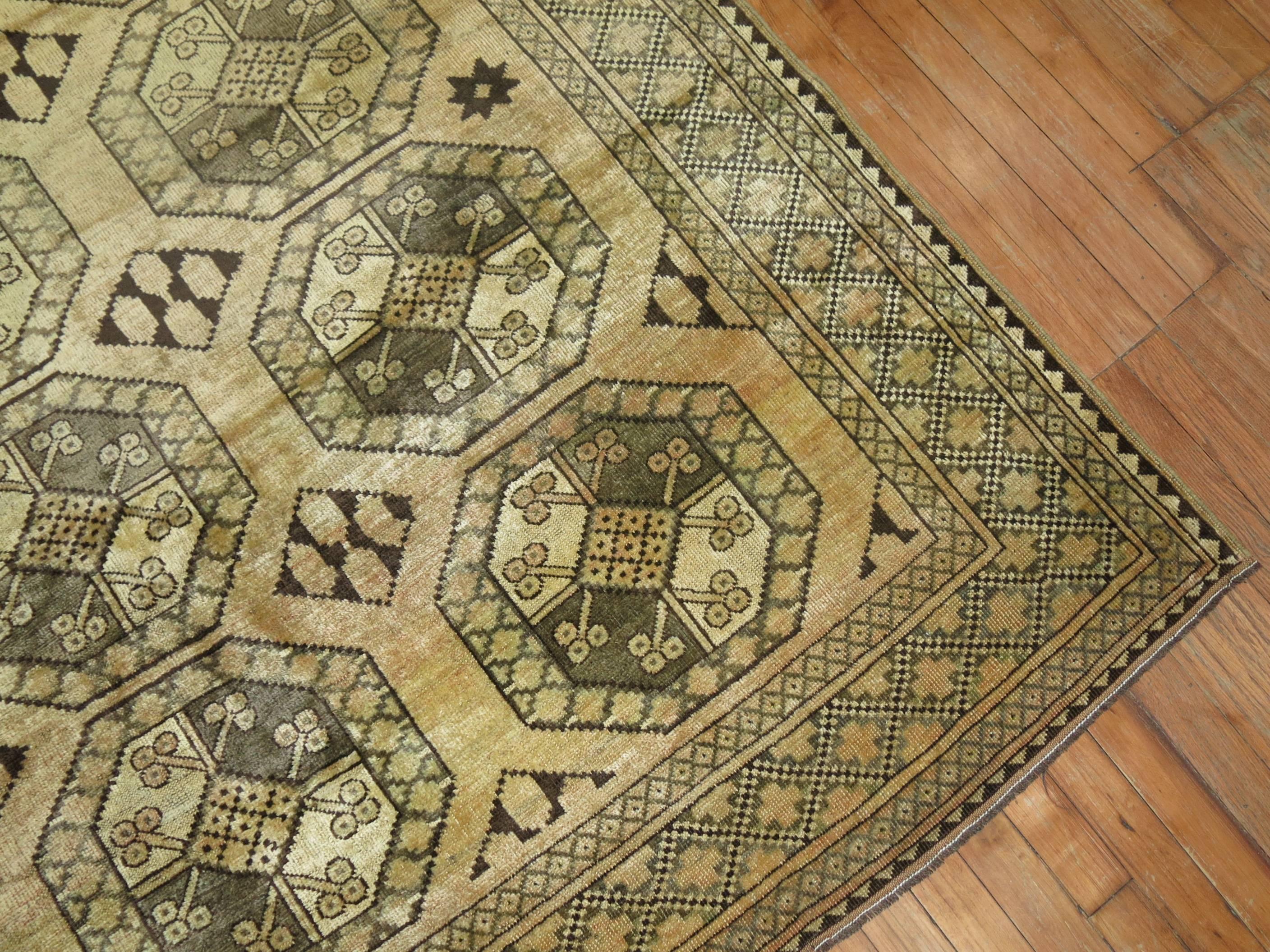 Afghanischer Vintage-Ersari-Teppich mit Stammesmotiven im Zustand „Gut“ im Angebot in New York, NY