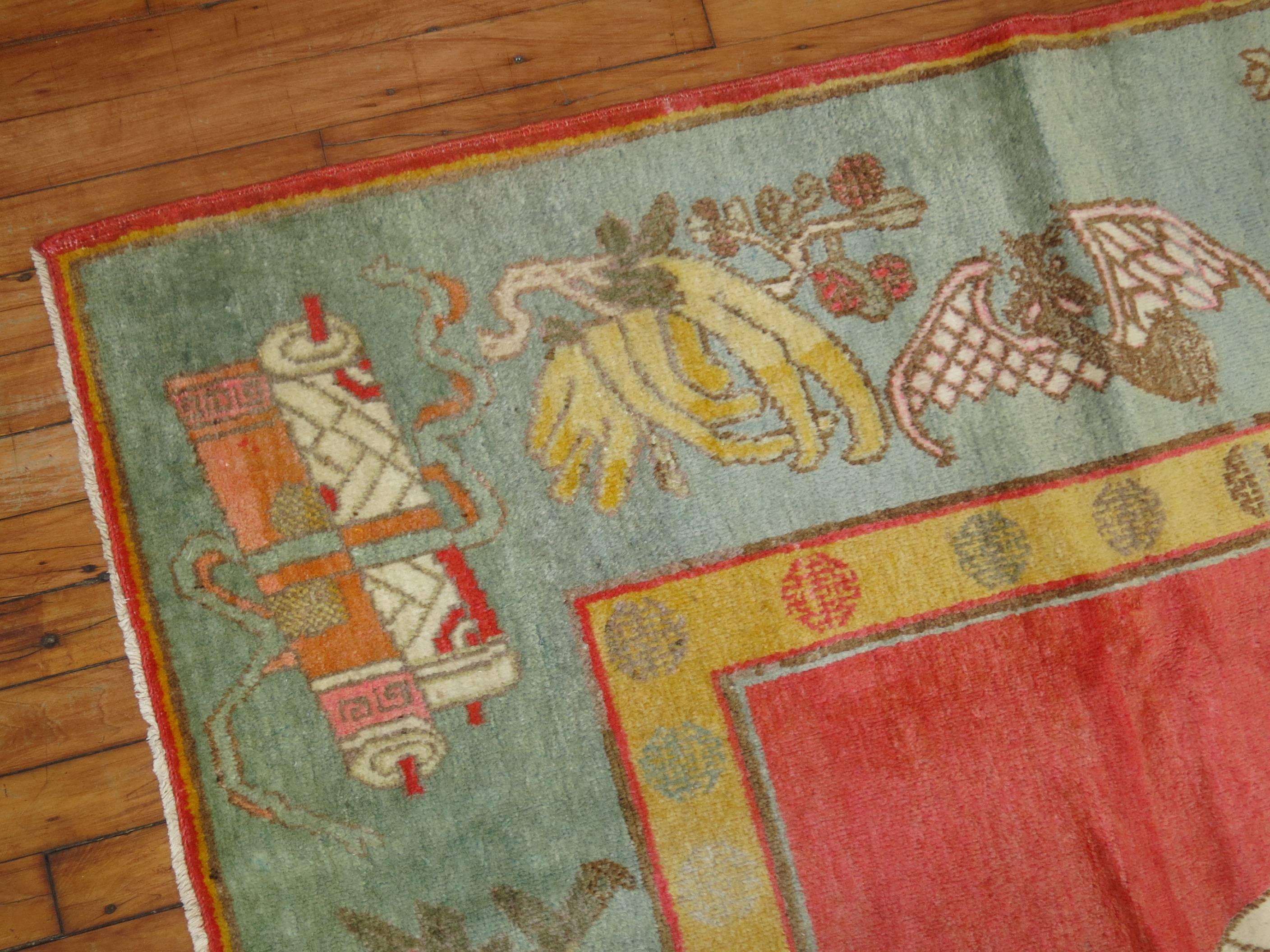 20ième siècle Vase en laine Khotan design melon d'eau ancien du début du XXe siècle  Tapis en vente