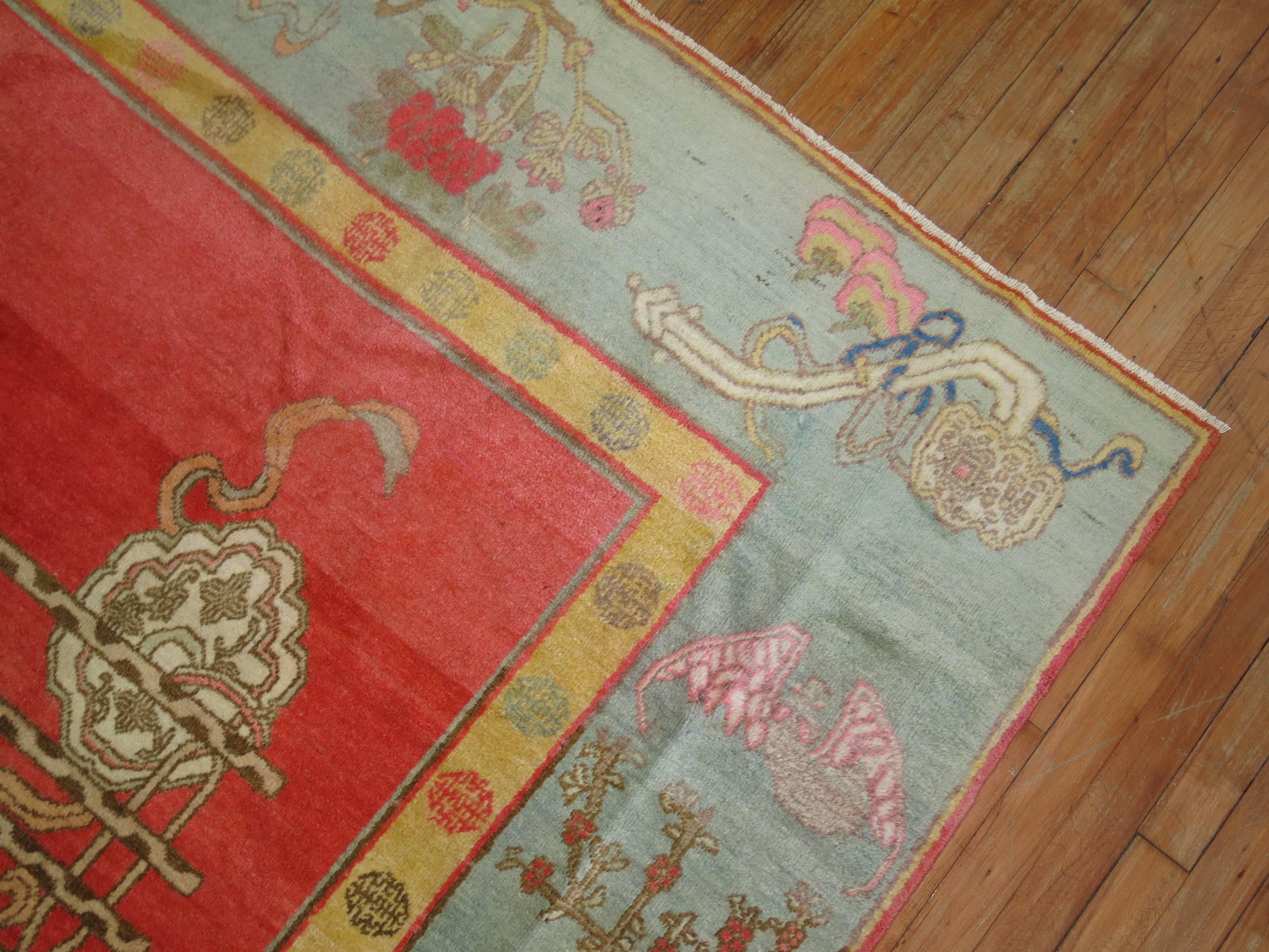 Vase en laine Khotan design melon d'eau ancien du début du XXe siècle  Tapis en vente 1