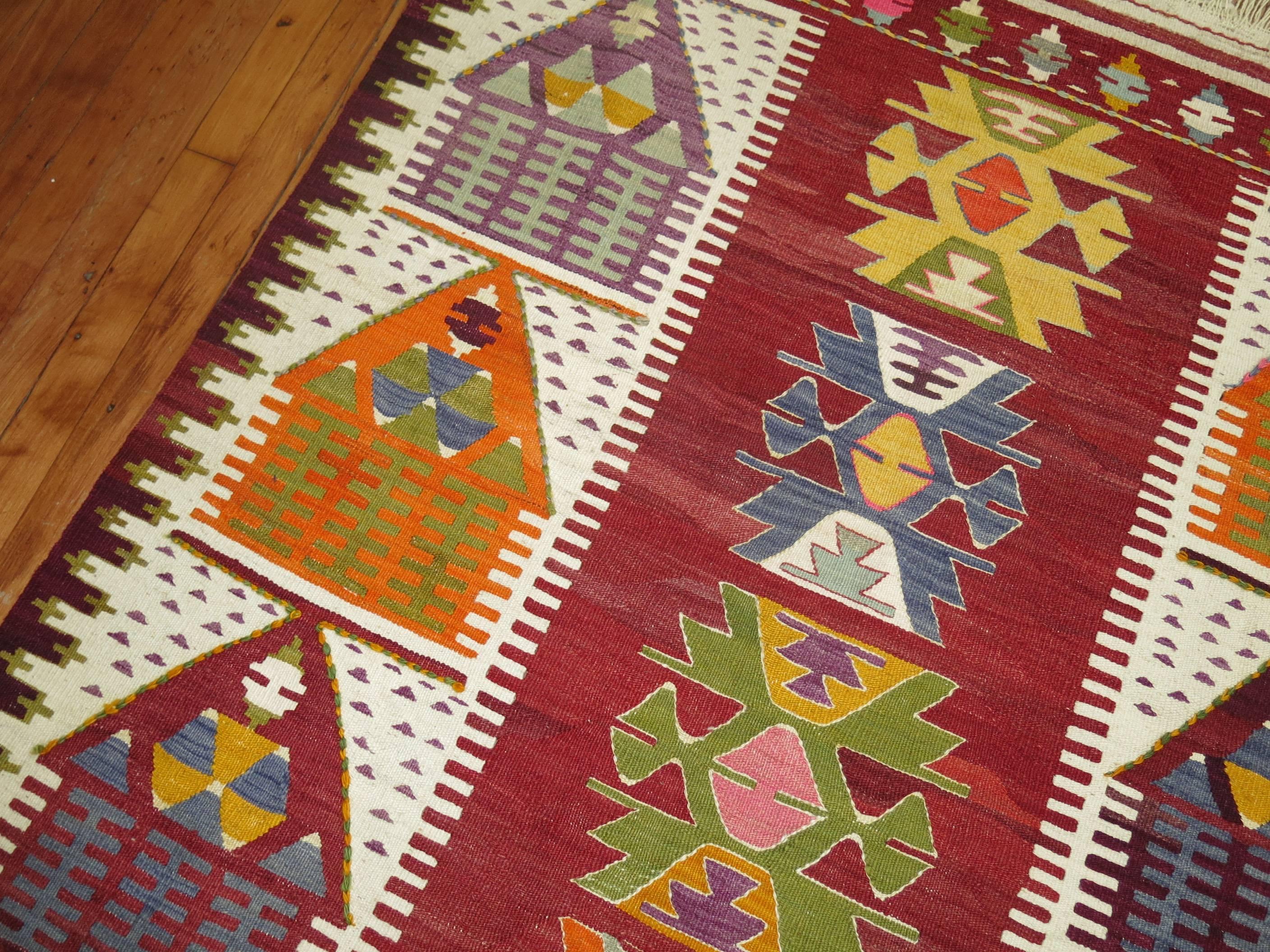 Vintage Turkish Kilim In Excellent Condition For Sale In New York, NY