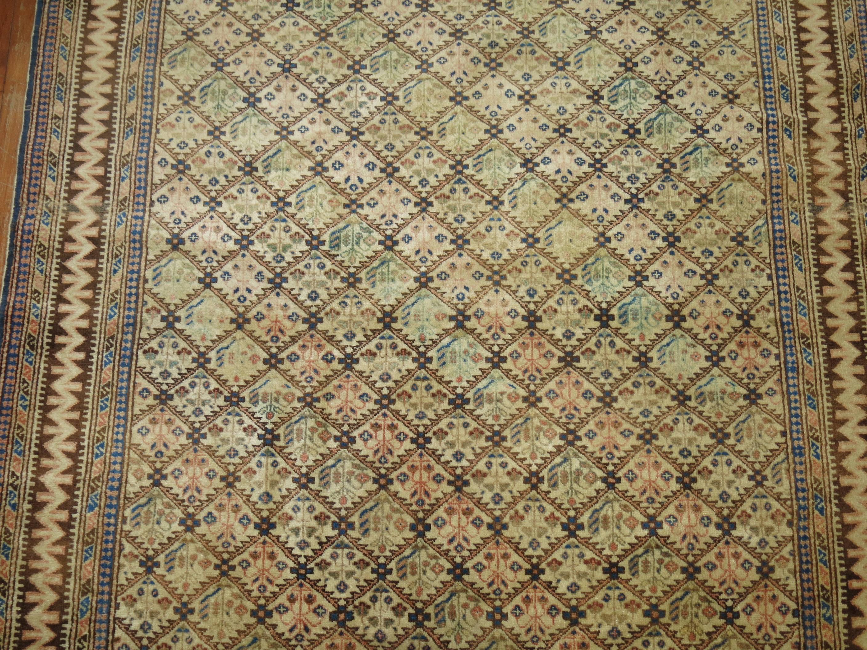 Kaukasischer Vintage-Teppich im Zustand „Gut“ im Angebot in New York, NY