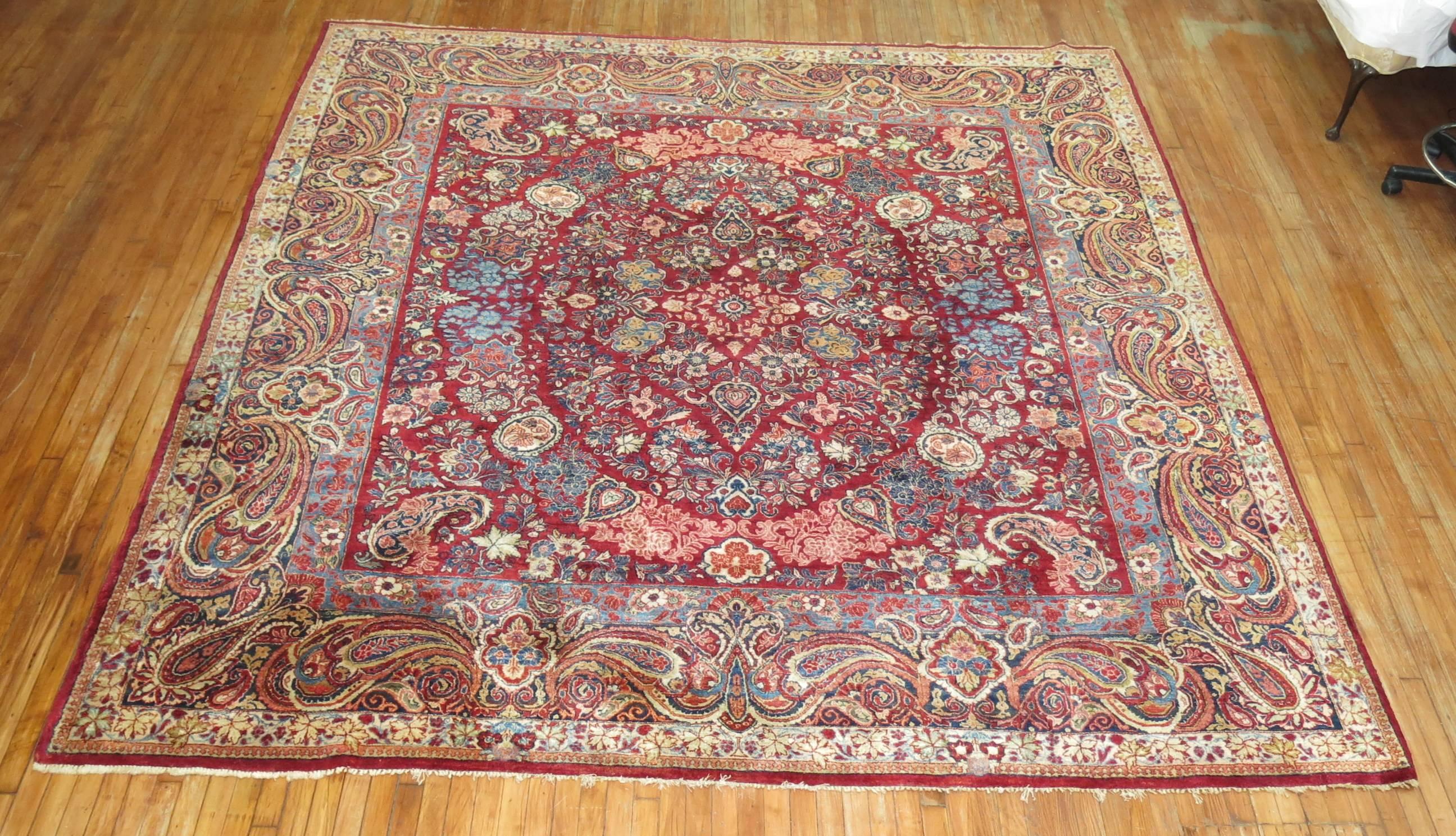 Quadratischer persischer Sarouk-Teppich im Angebot 1