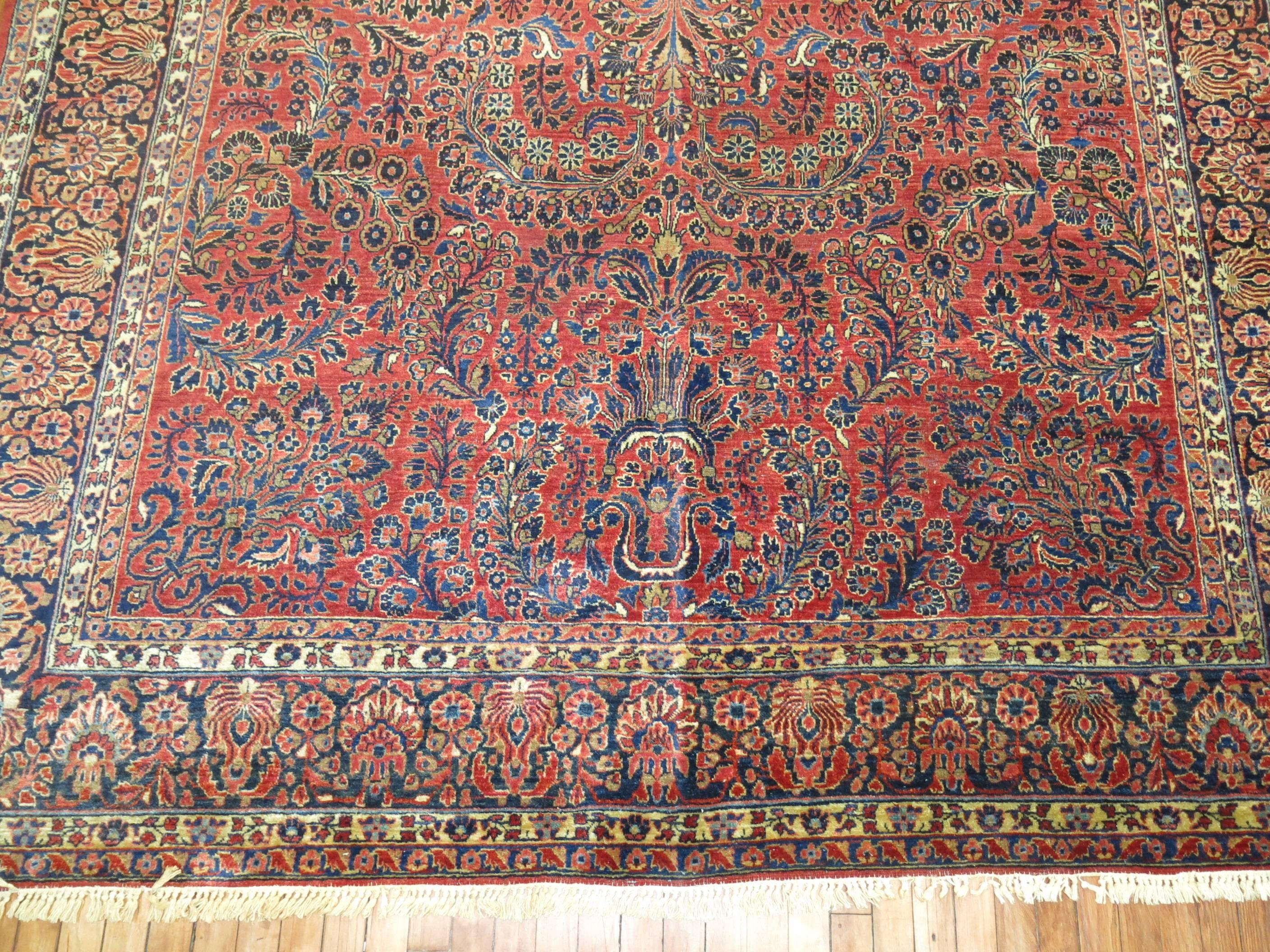 Colonial britannique The Collective Taille de la pièceTapis sarouk persan ancien en vente