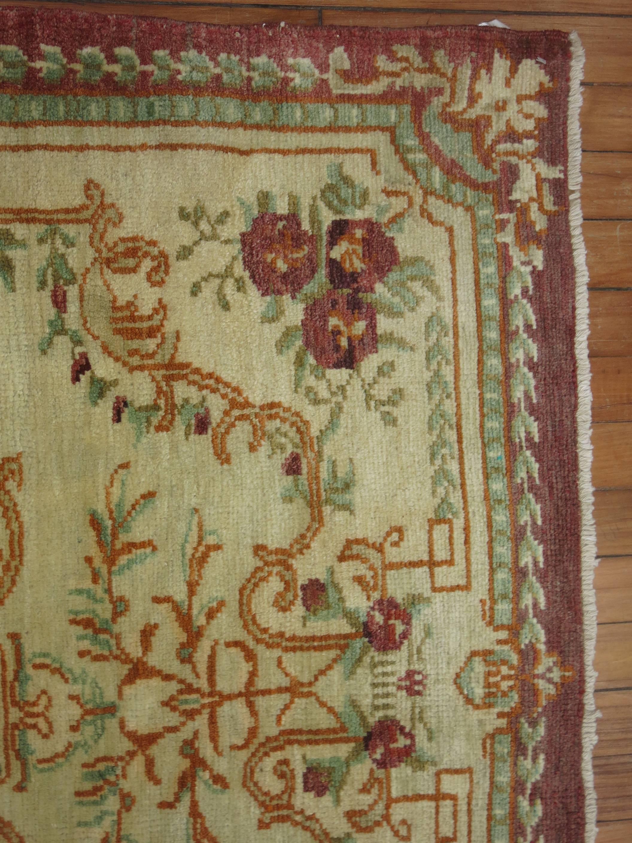 Turkish Ghiordes Rug In Excellent Condition For Sale In New York, NY