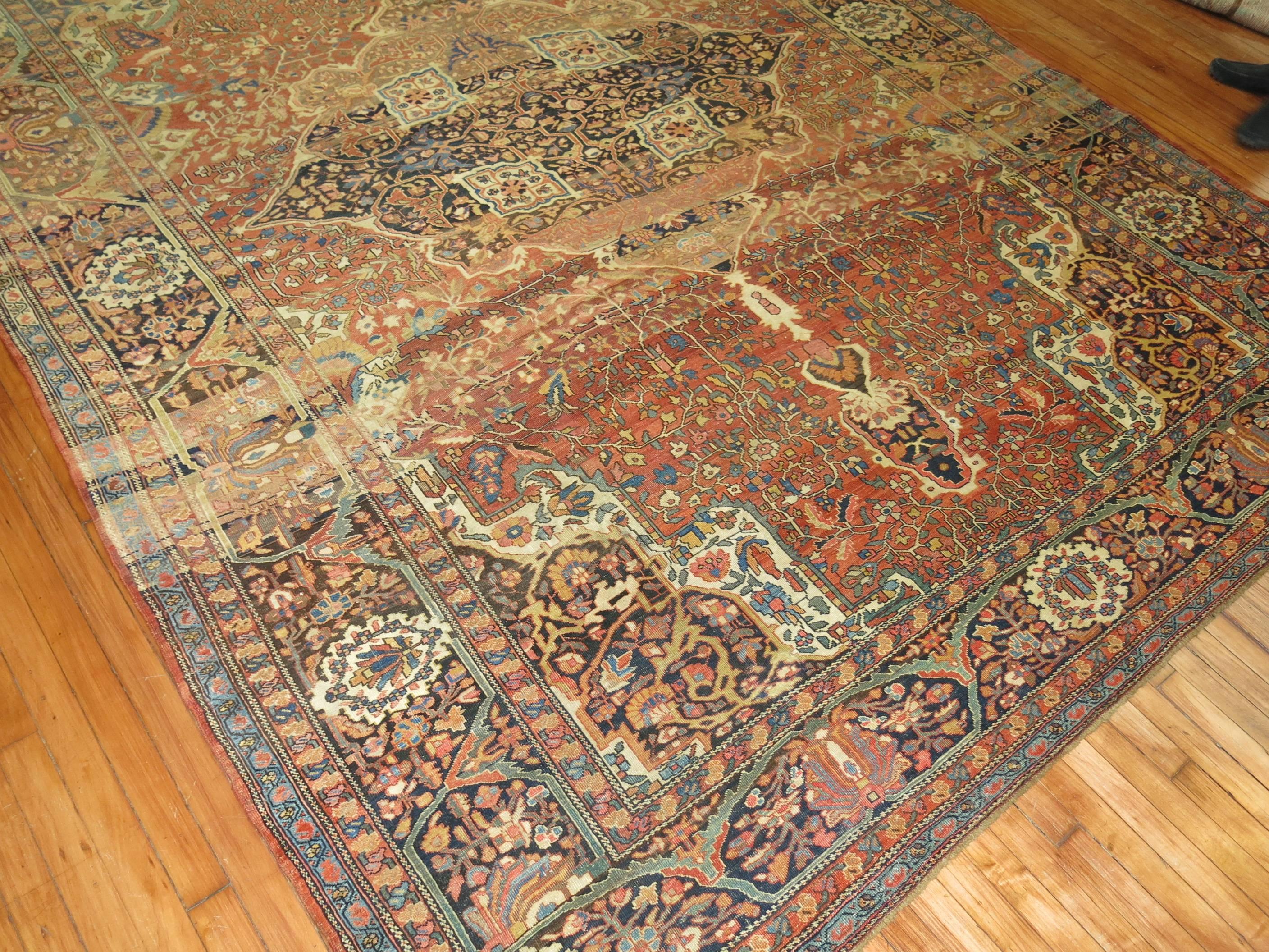 Superbe tapis persan ancien Sarouk Ferehan traditionnel en sarouk rouille et abrash de taille standard en vente 1