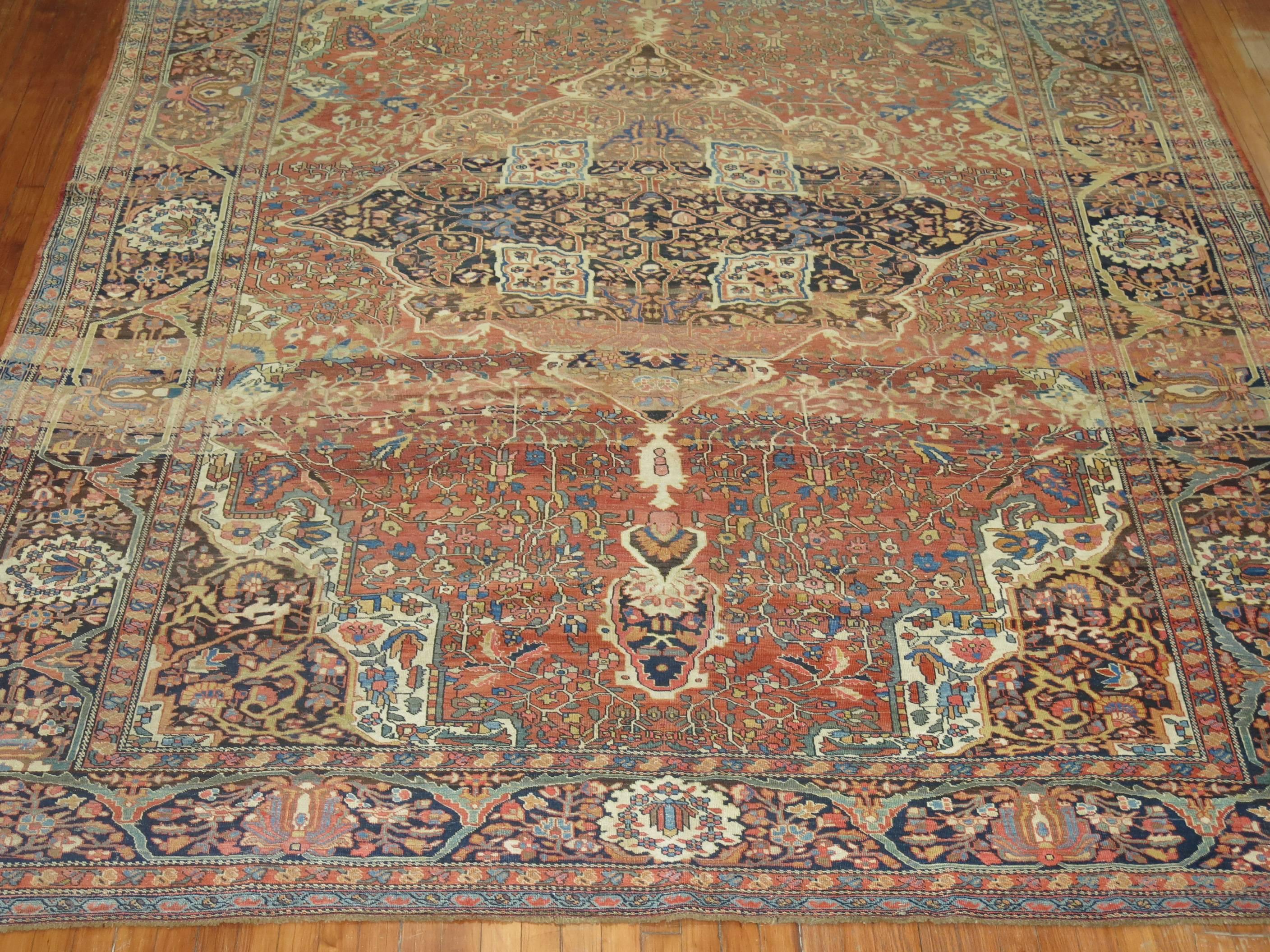 Laine Superbe tapis persan ancien Sarouk Ferehan traditionnel en sarouk rouille et abrash de taille standard en vente