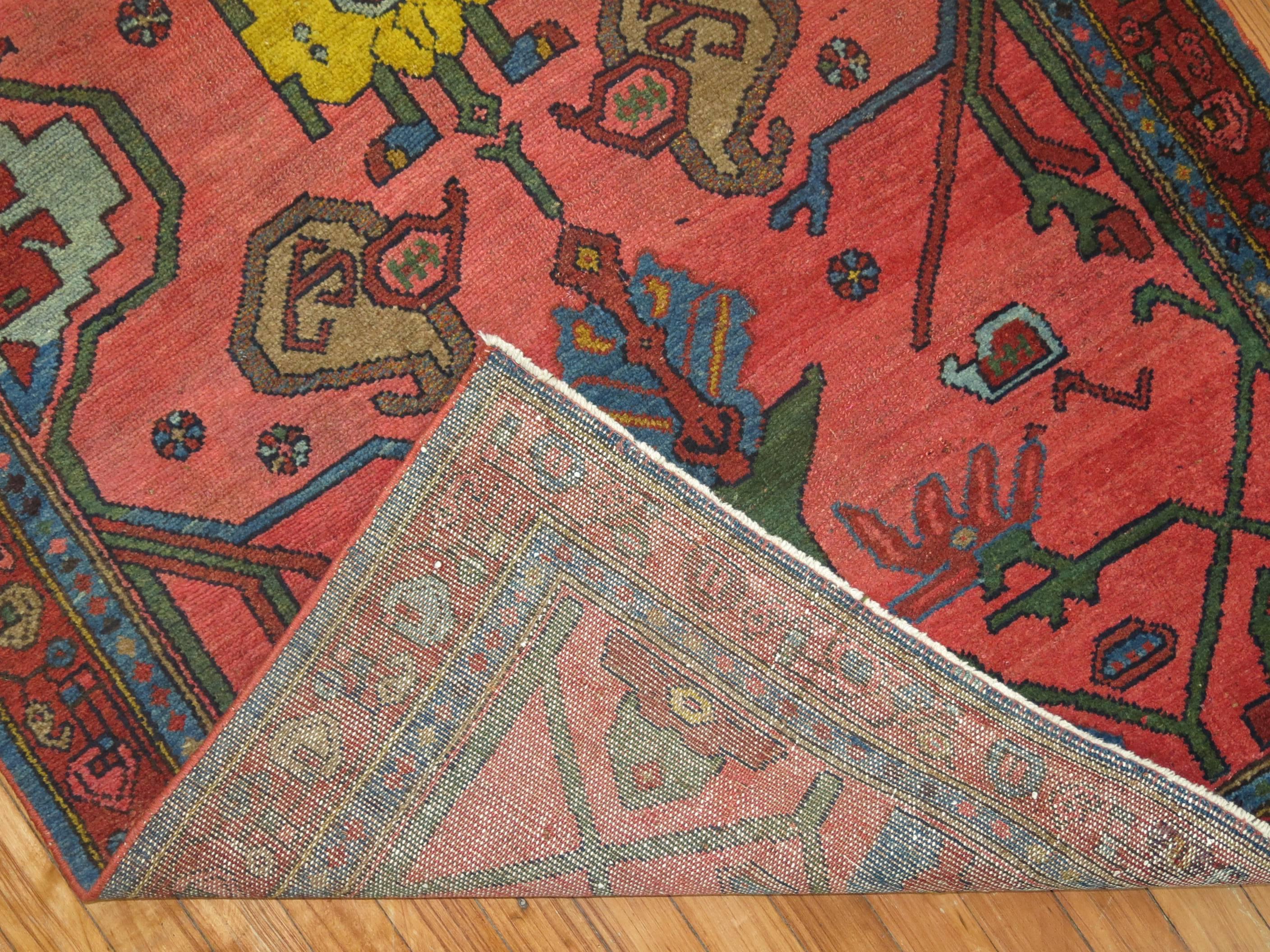 Traditional Coral Background 20th Century Antique Persian Rug In Good Condition For Sale In New York, NY