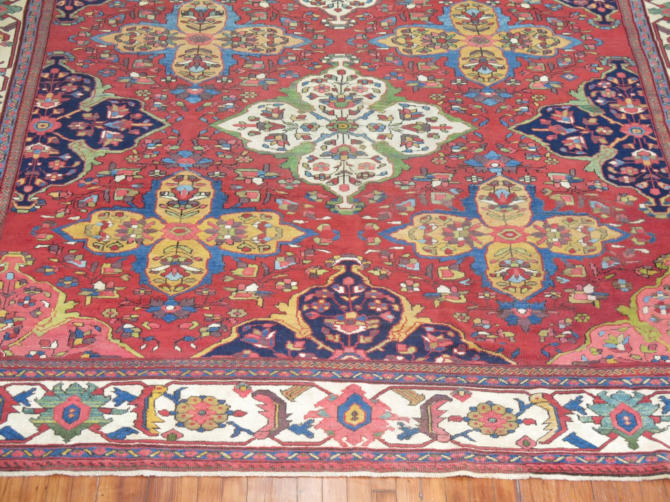 Sultanabad Dramatic Persian Ferehan Mahal Rug, Early 20th Century