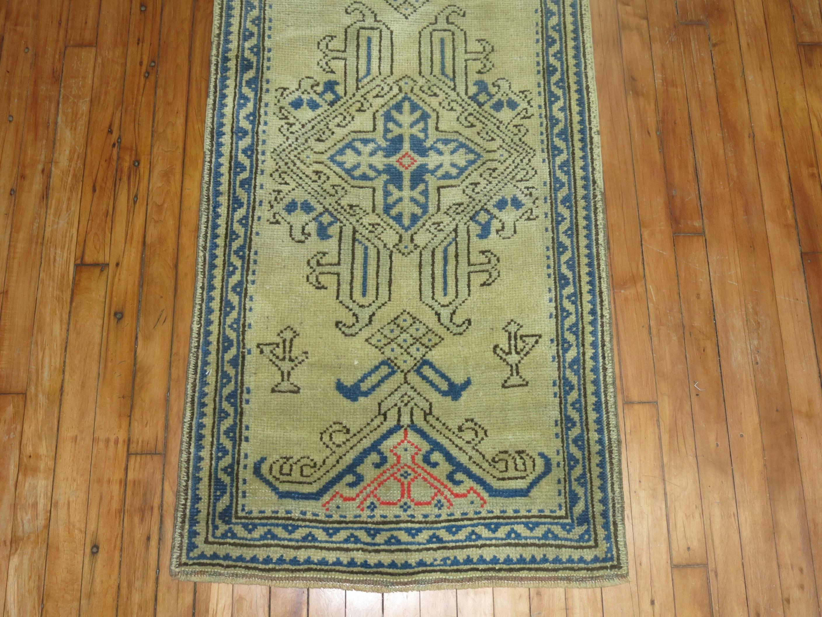Antique Oushak Hallway Staircase Runner In Excellent Condition For Sale In New York, NY