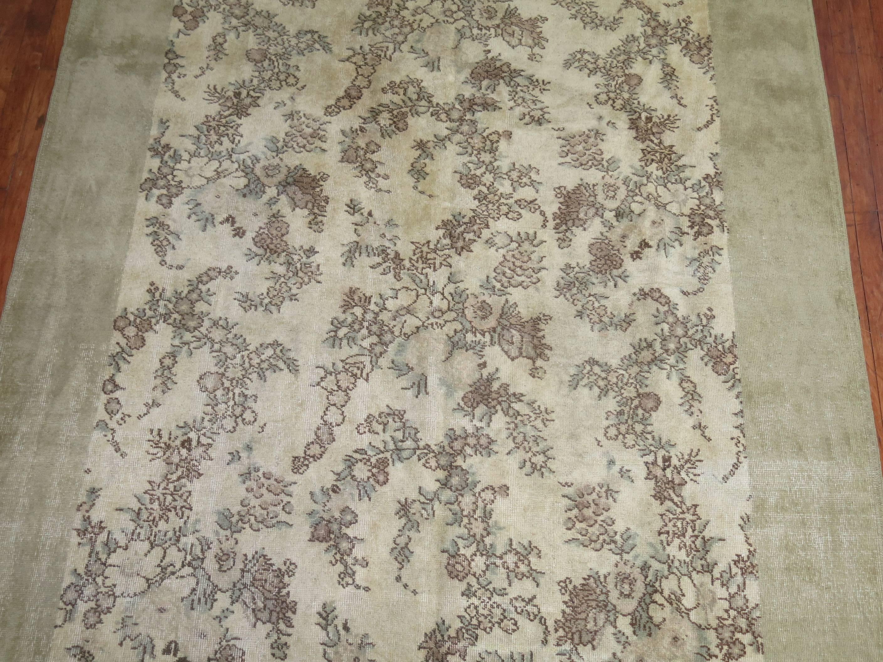 Vintage Turkish Corridor Rug In Good Condition For Sale In New York, NY