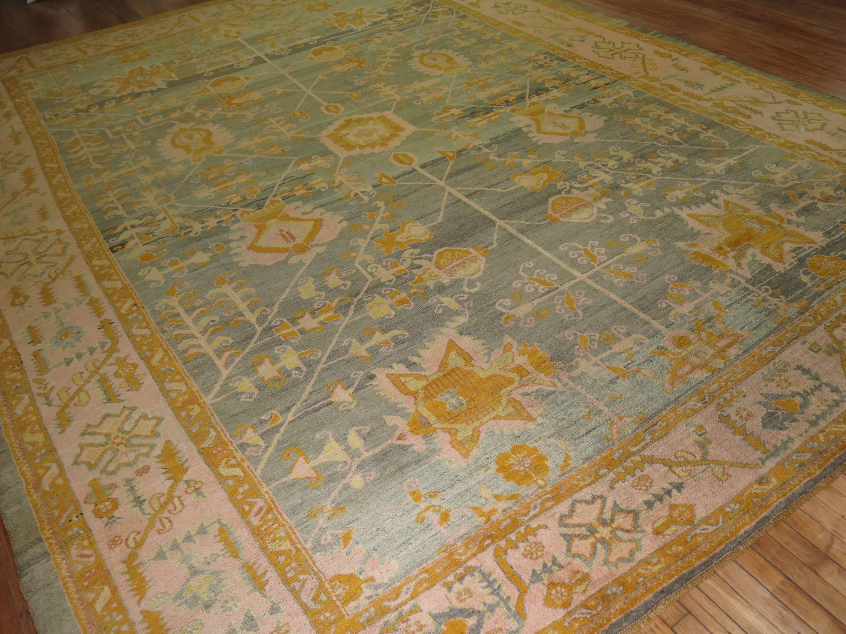 Antique Turkish Oushak Decorative Rug In Good Condition For Sale In New York, NY