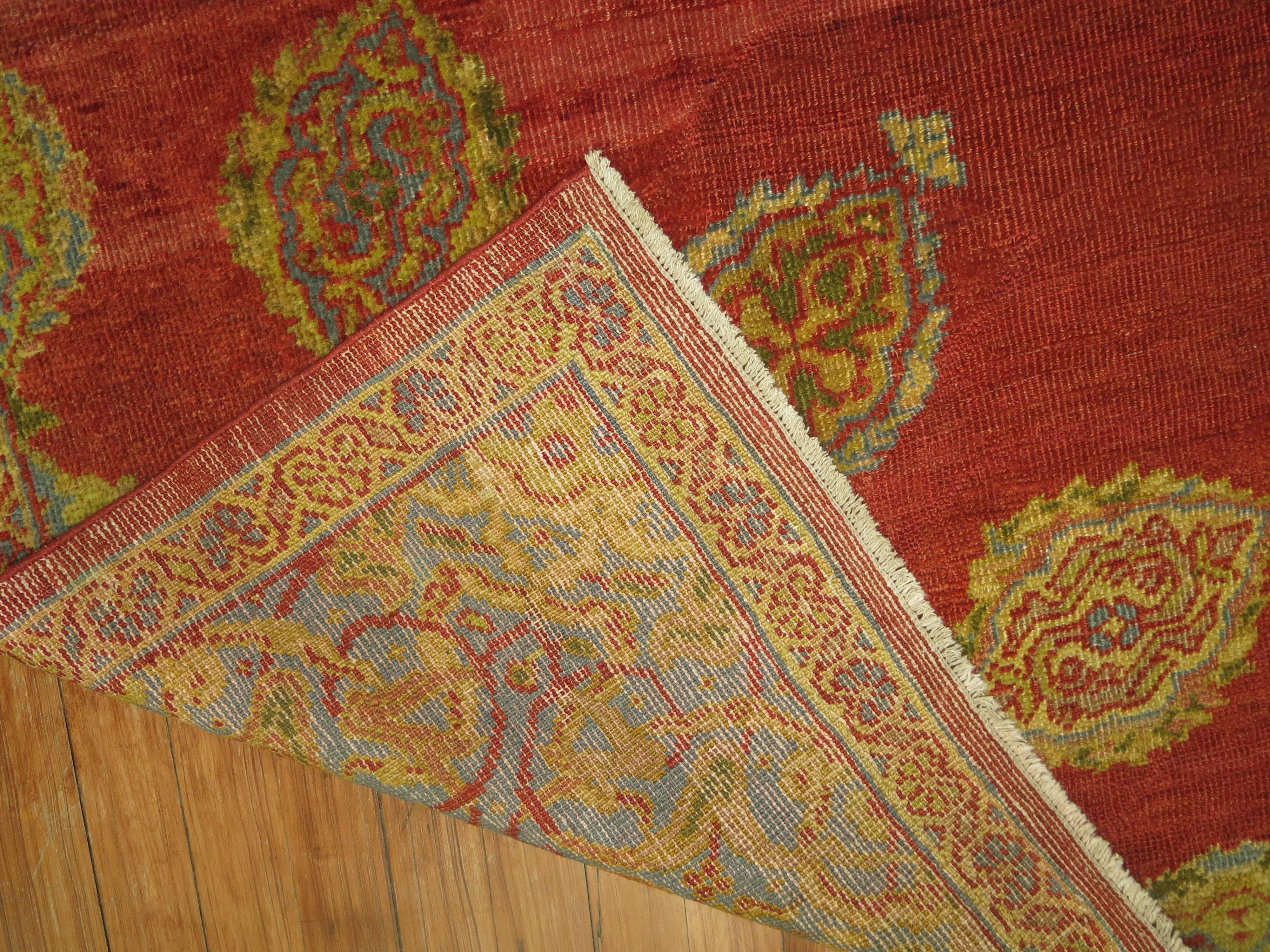 Magnifique tapis persan Sultanabad Sampler de la fin du 19e siècle

À partir de la seconde moitié du XIXe siècle, une forte augmentation de la demande de tapis persans par les consommateurs occidentaux a transformé une forme d'art millénaire. À la