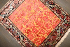 Tapis « Jozan Souf Mat » de la collection Zabihi, aux teintes chatoyantes, en laine ultra-fine, aspect antique