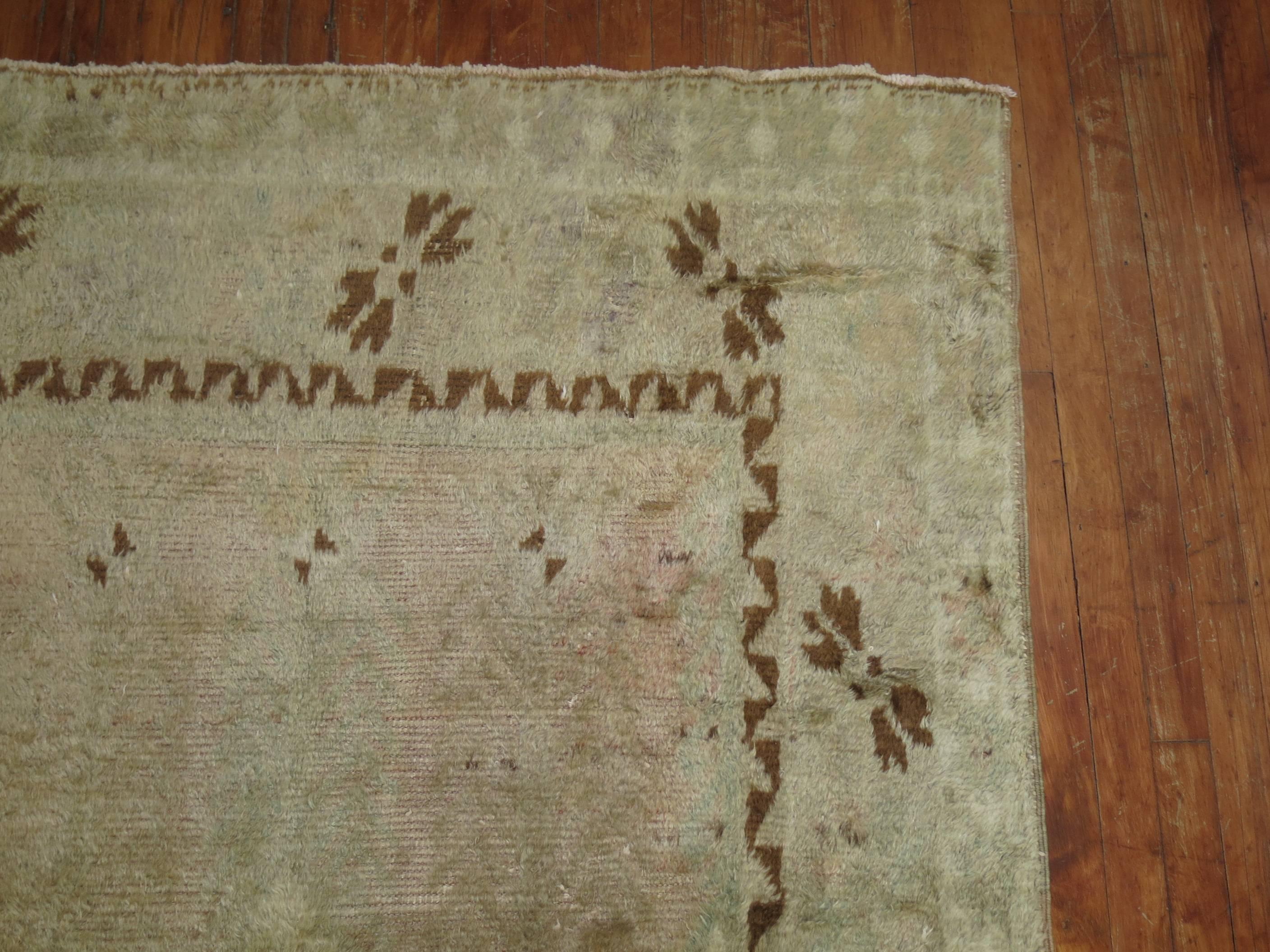 Nomadic Directional Neutral Color Vintage Moroccan Gallery Runner In Good Condition For Sale In New York, NY