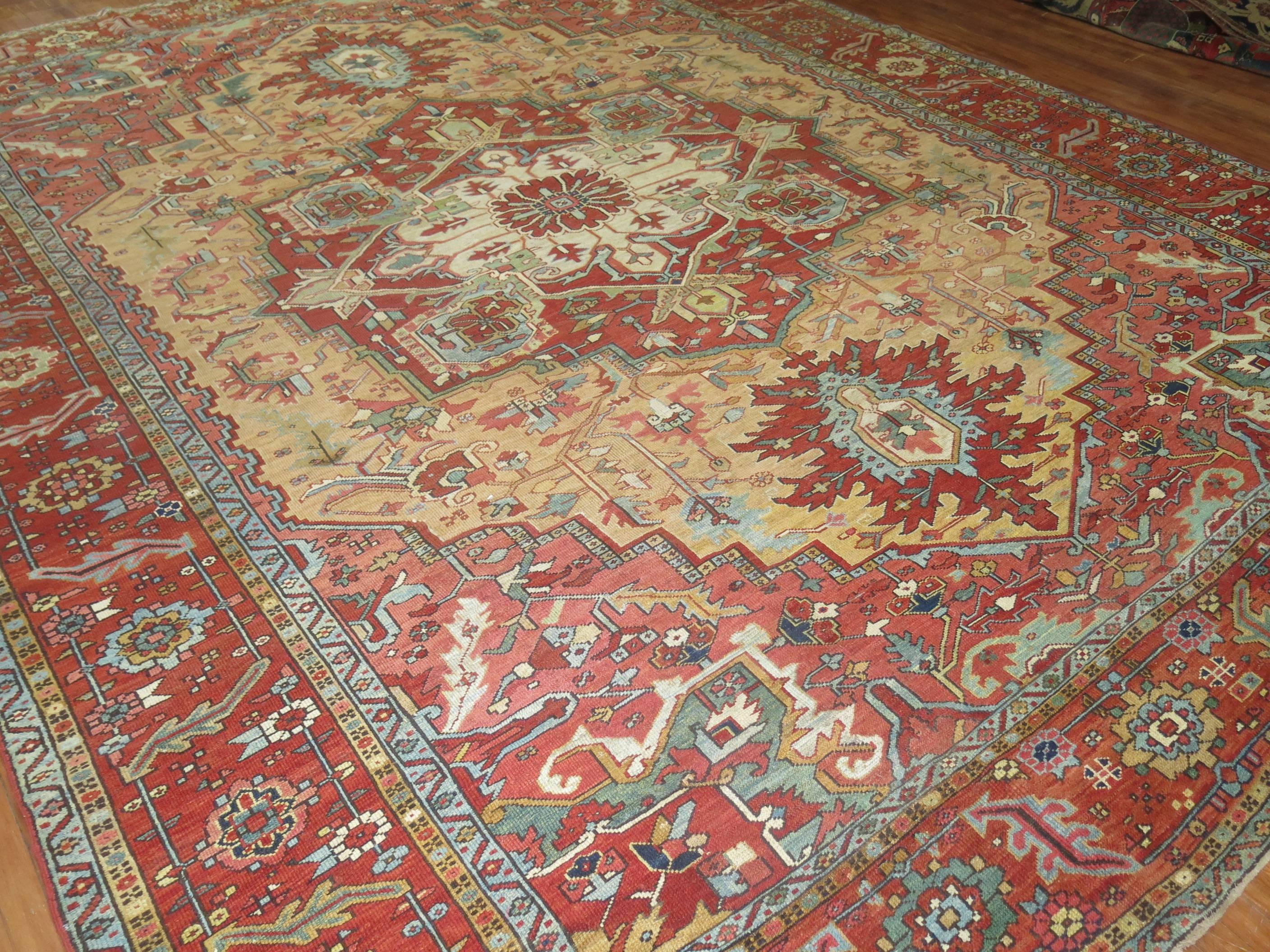 Serapi Heriz Persian Hand Knotted Antique Traditional Wool Rug For Sale 4