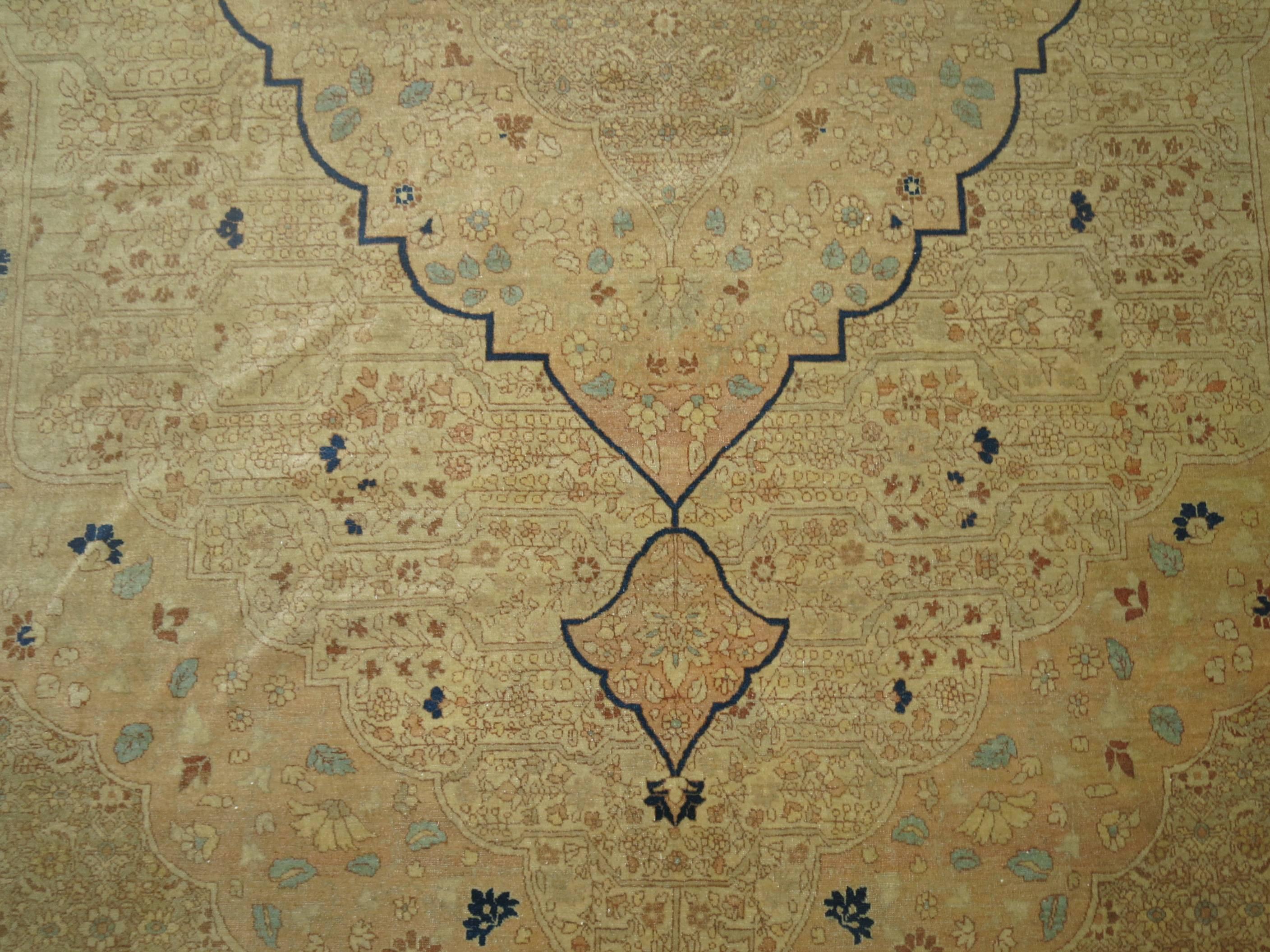 Antique Tabriz Rug In Excellent Condition For Sale In New York, NY