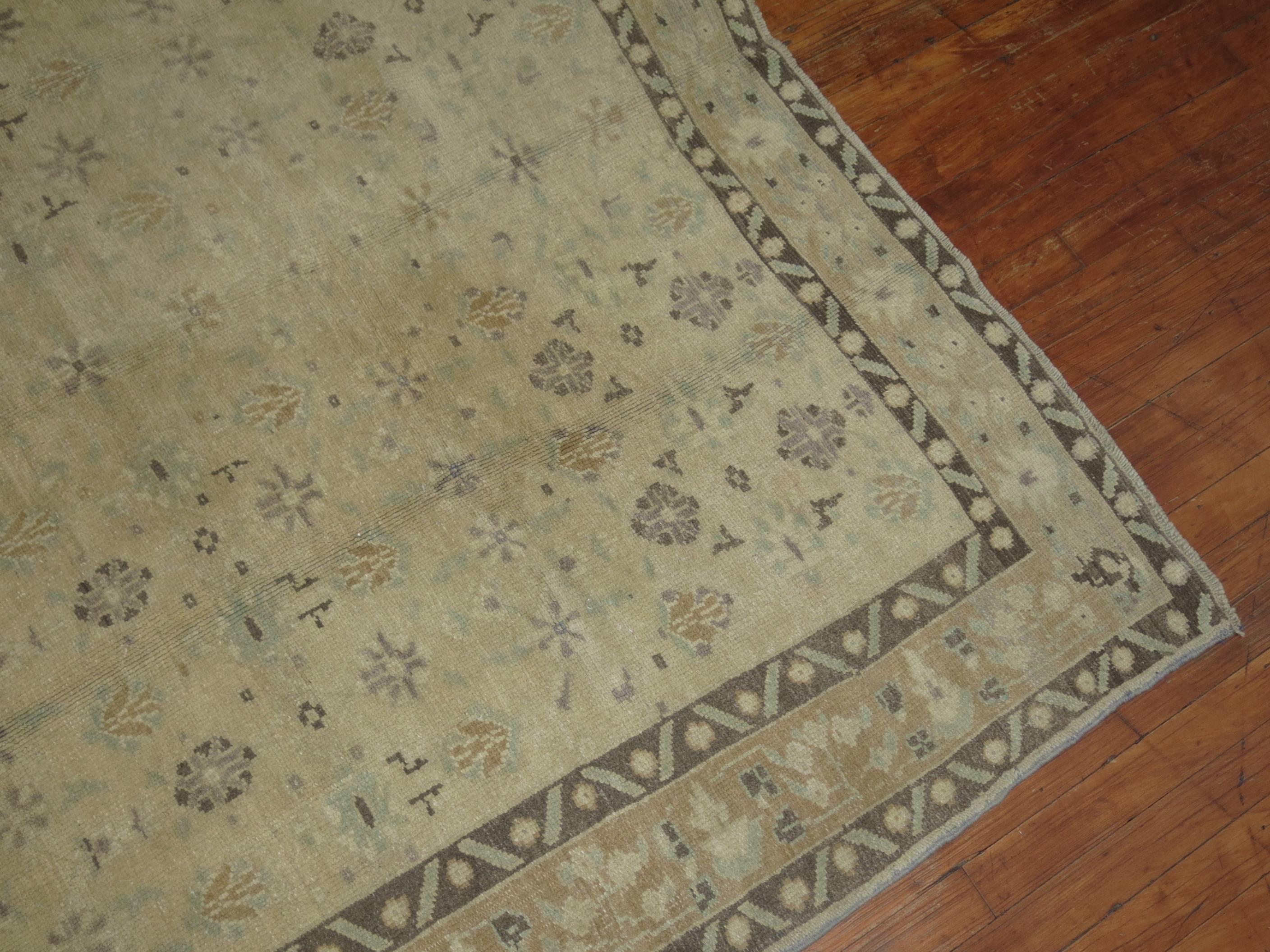 Tapue Beige Green Lavender Mid-20th Century Handwoven Turkish Oushak Rug In Good Condition In New York, NY