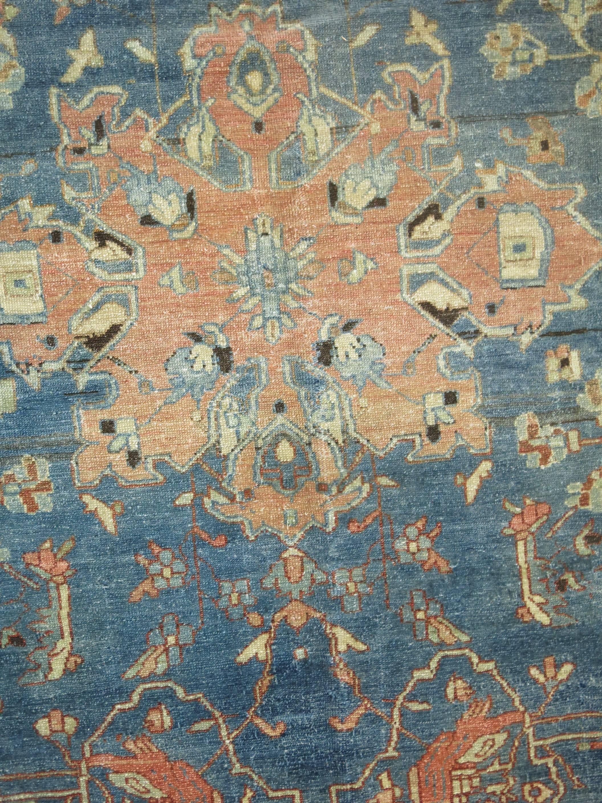 20ième siècle Tapis persan Malayer en terre cuite bleu clair à motif de pigeon, taille de pièce, XXe siècle en vente