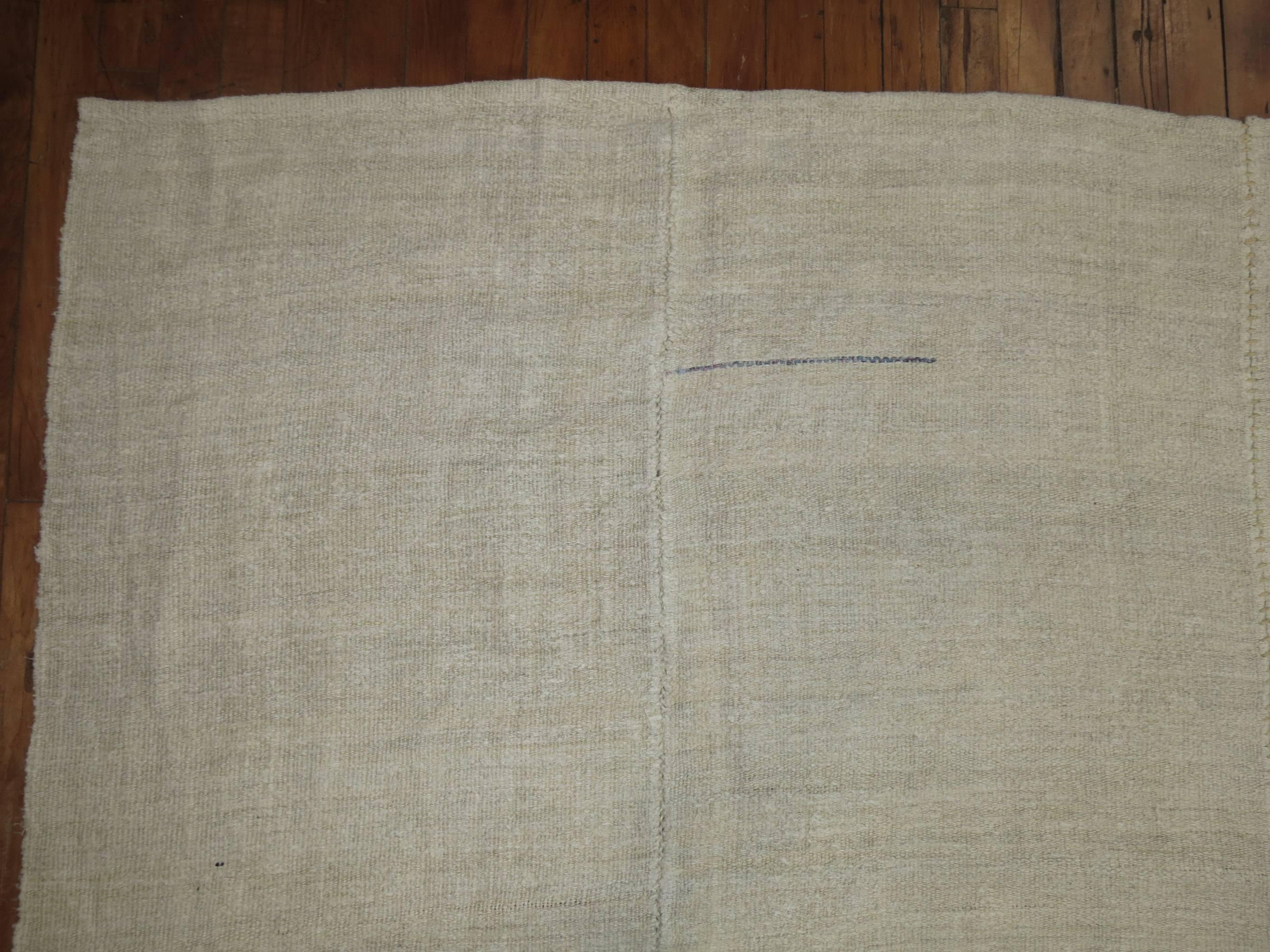 White Room Size Vintage Turkish Kilim In Good Condition For Sale In New York, NY
