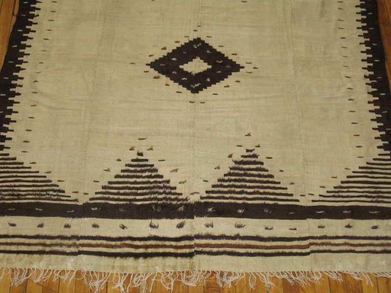 Vintage Turkish Mohair Rug in Ivory and Black In Excellent Condition In New York, NY