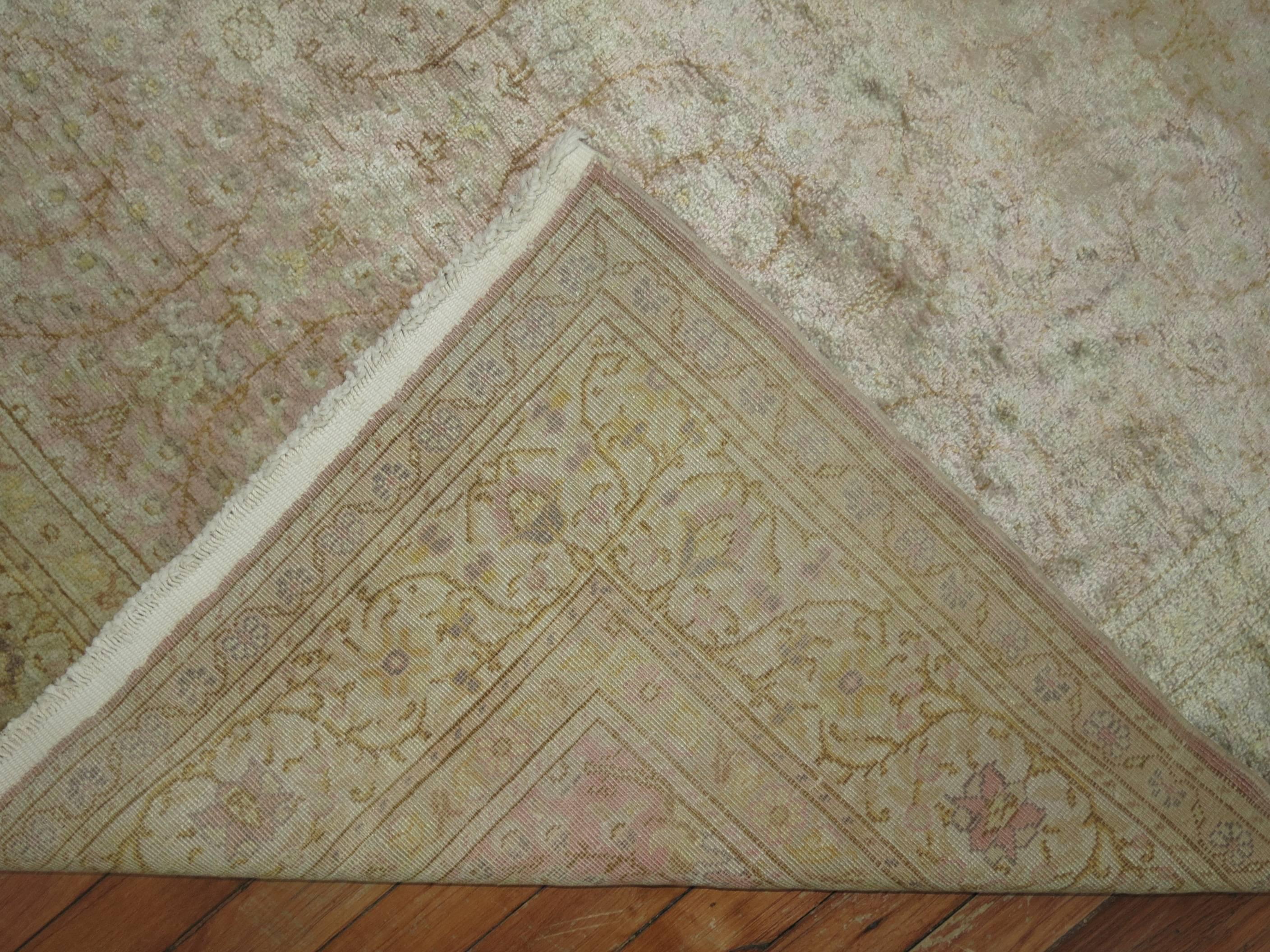 Türkischer Teppich aus rosa Seide im Angebot 1