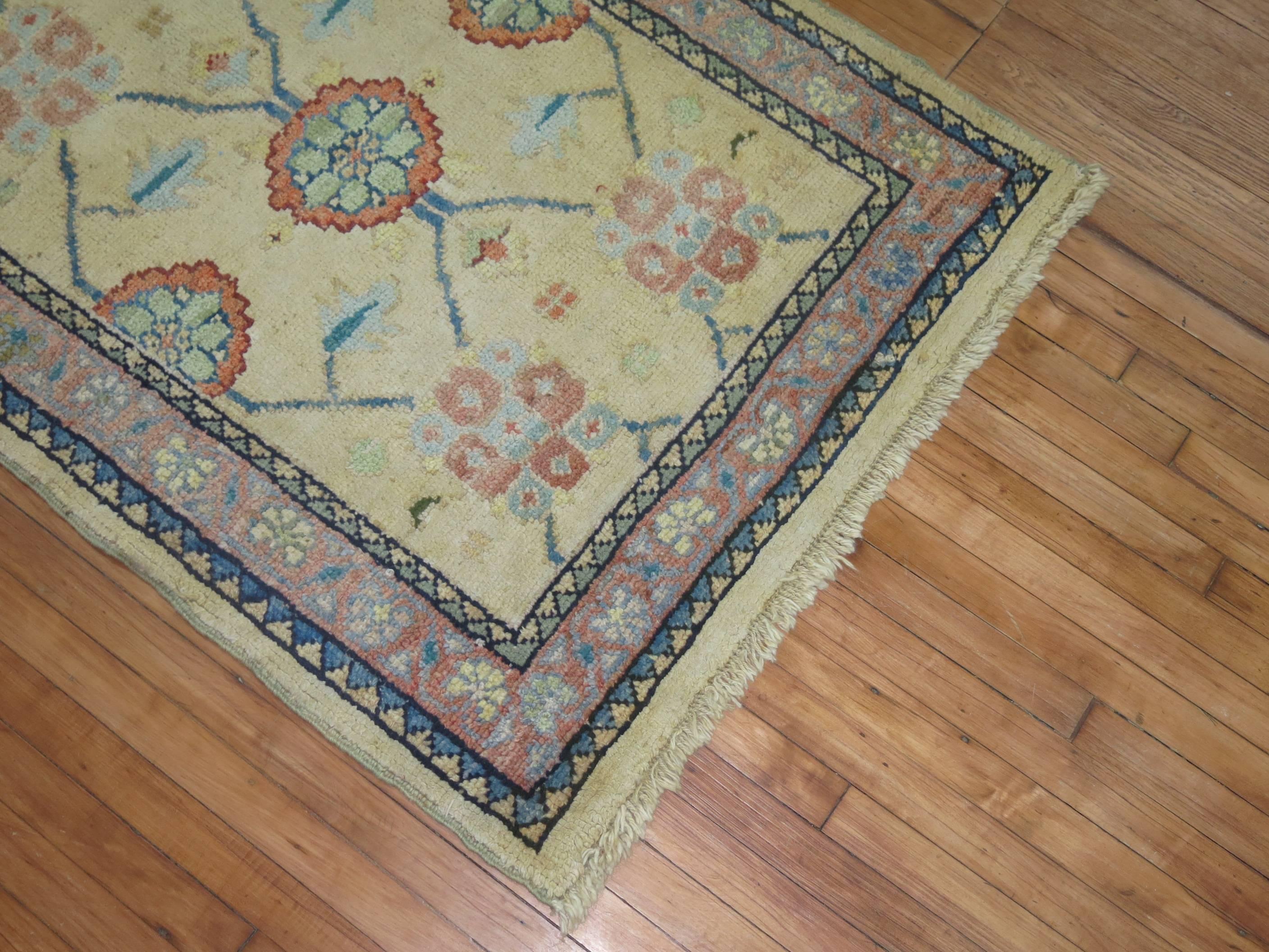 Vintage Turkish Oushak Rug In Excellent Condition In New York, NY