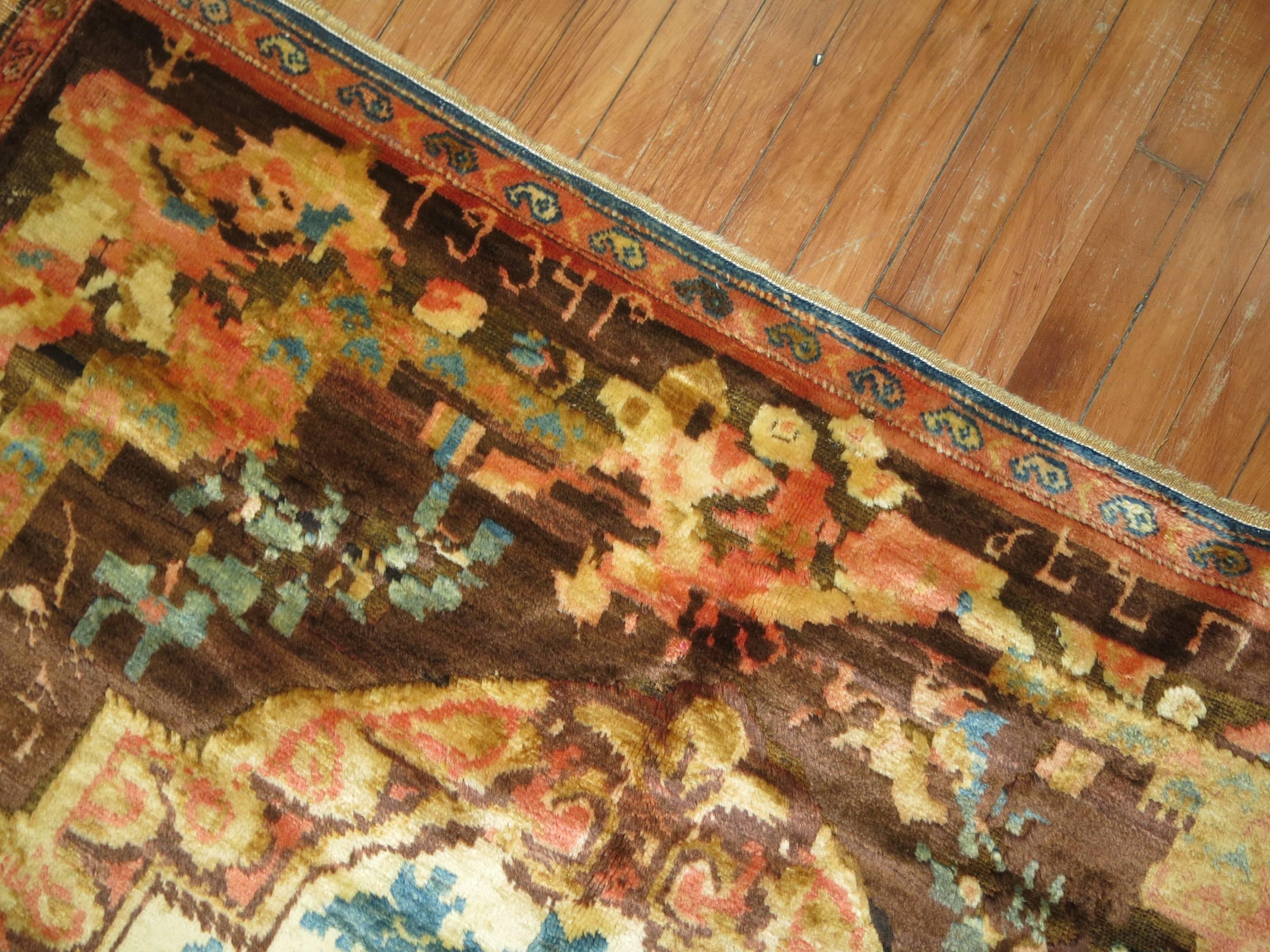 Muave Brauner handgewebter antiker armenischer geblümter Karabagh-Teppich, datiert 1934 im Zustand „Hervorragend“ im Angebot in New York, NY