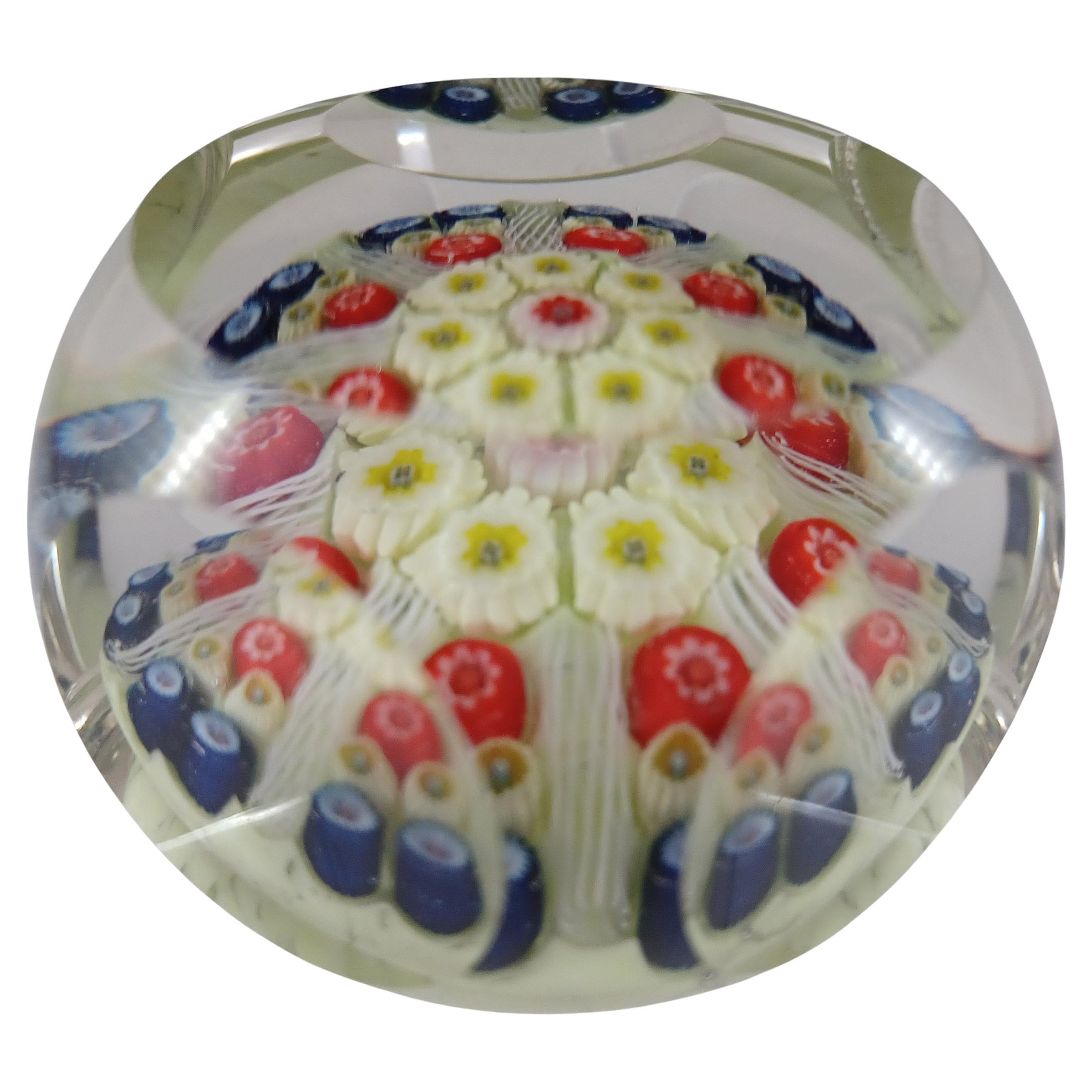 SIGNED 1977 Strathearn Millefiori Briefbeschwerer aus facettiertem gelbem Glas mit Löffelmuster