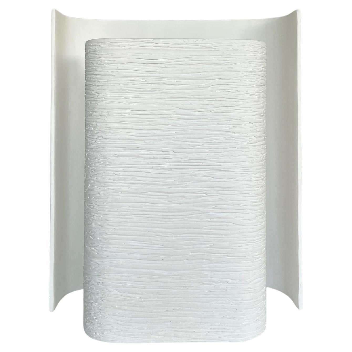 Applique murale sculpturale en plâtre blanc 'Galba I' -  Organic Modern par Benediko